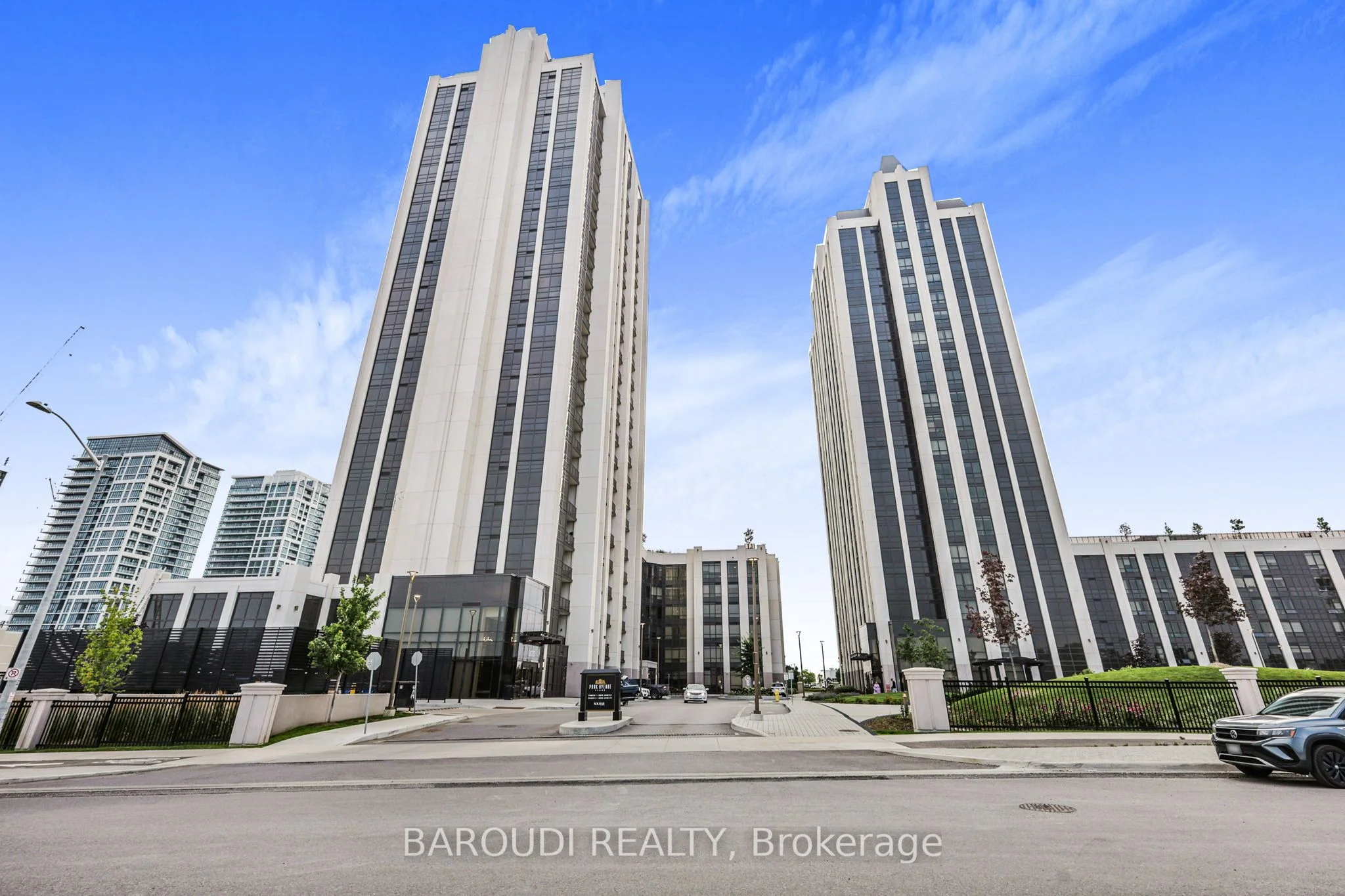 9085 Jane Street 302, Vaughan, ON L4K 5P1