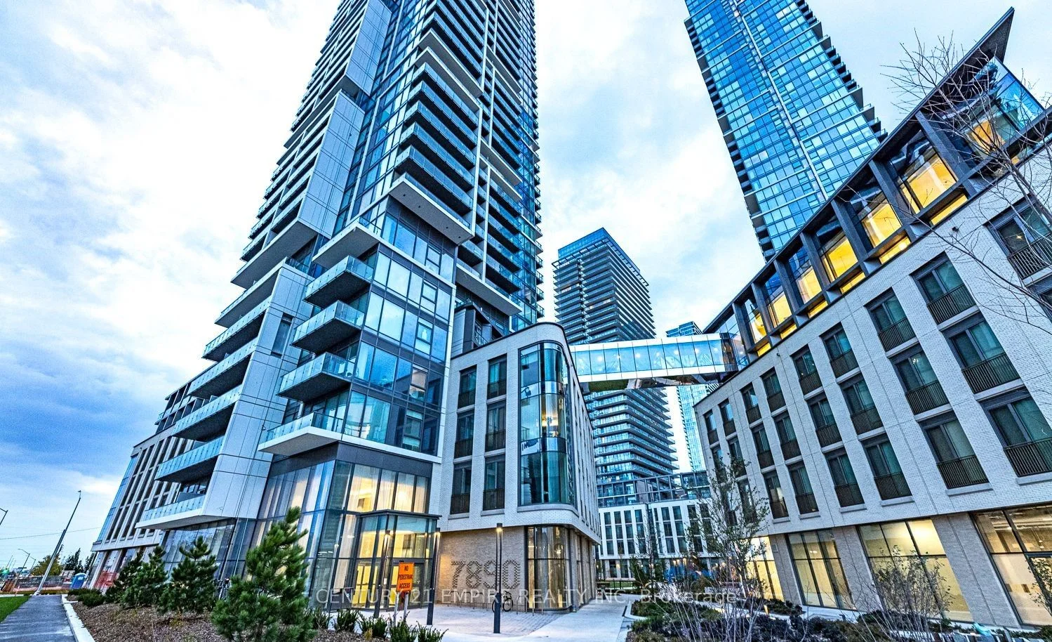 7890 Jane Street 4706, Vaughan, On L4k 0k9