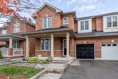 143 Gail Parks Crescent, Newmarket, ON L3X 3C1