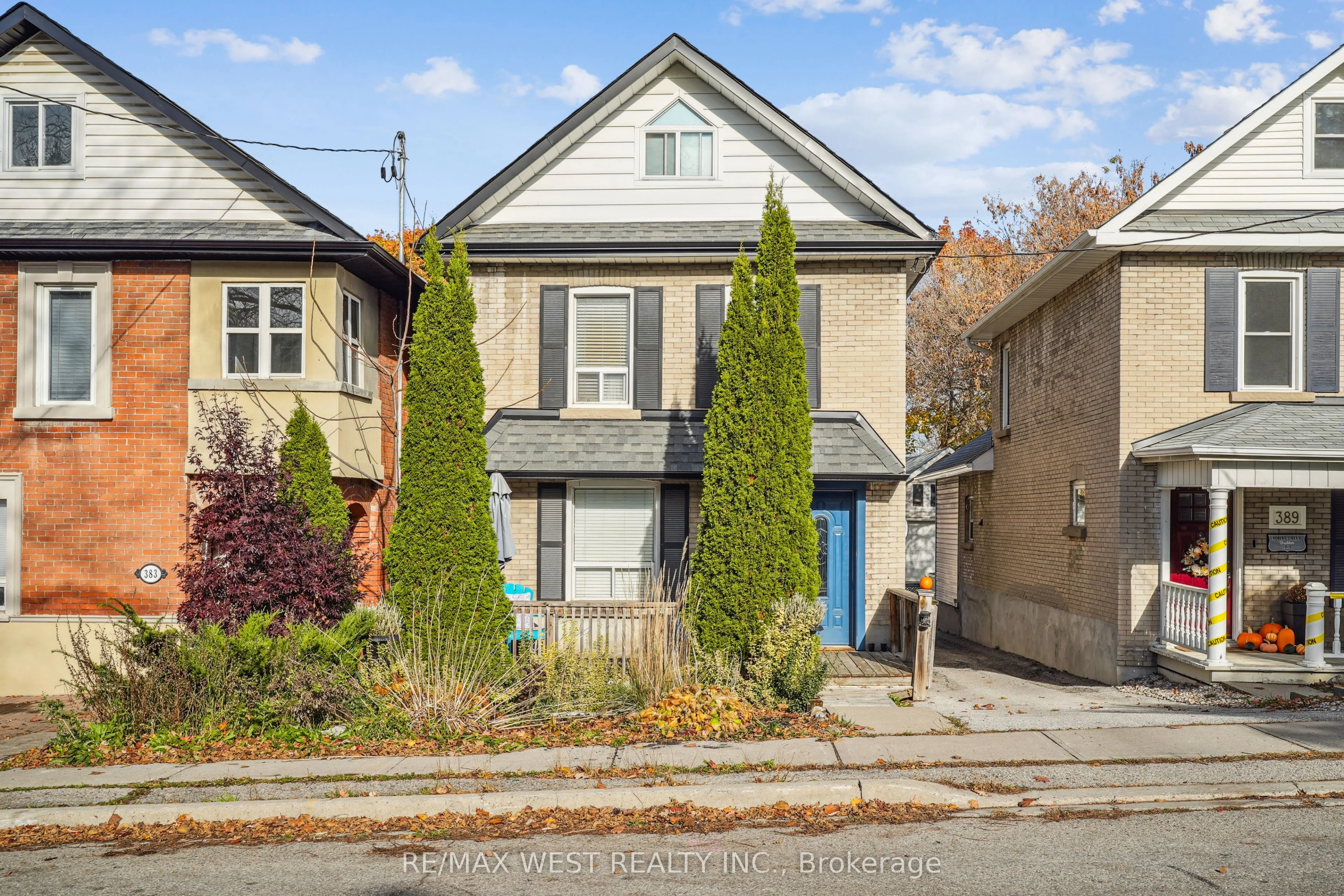 387 Ontario Street, Newmarket, ON L3Y 2K5