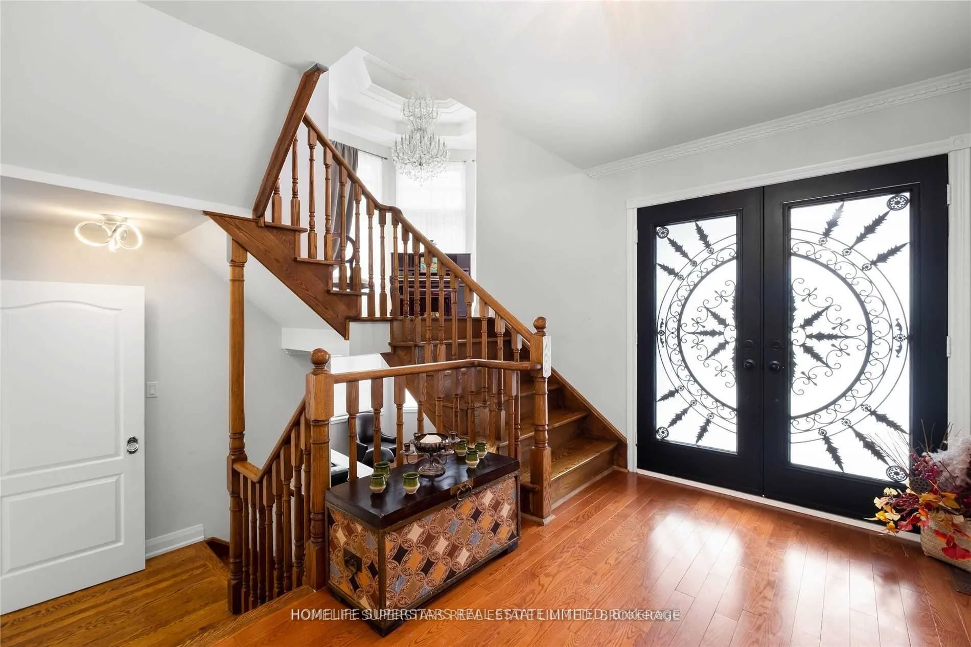 9 Vanvalley Drive, Whitchurch-Stouffville, ON L4A 2E1