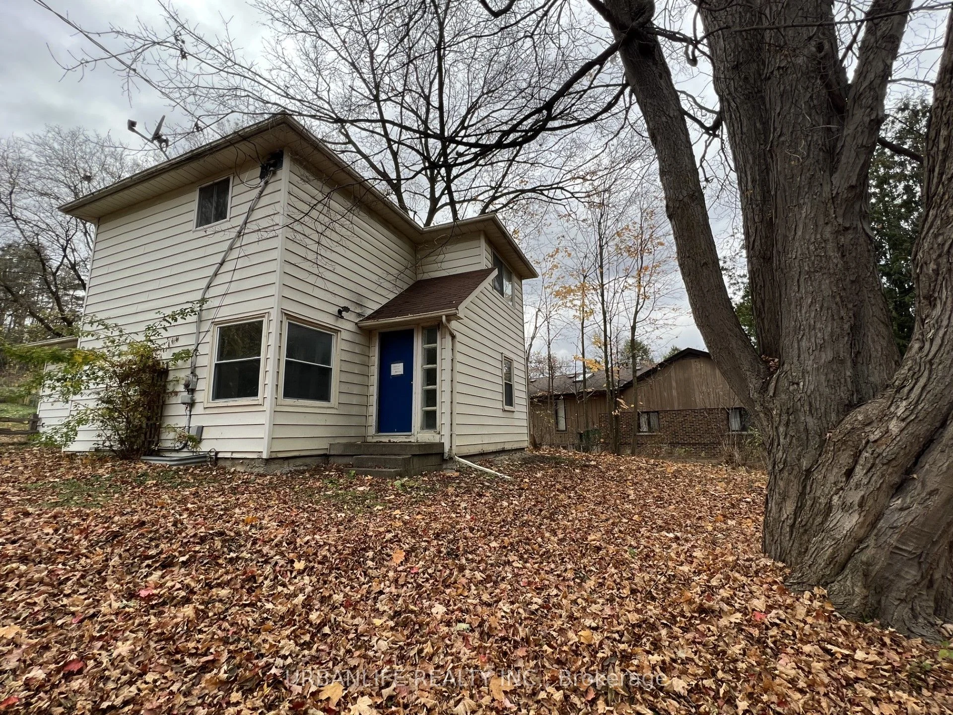 226 Main Street N, Newmarket, ON L3Y 9B2