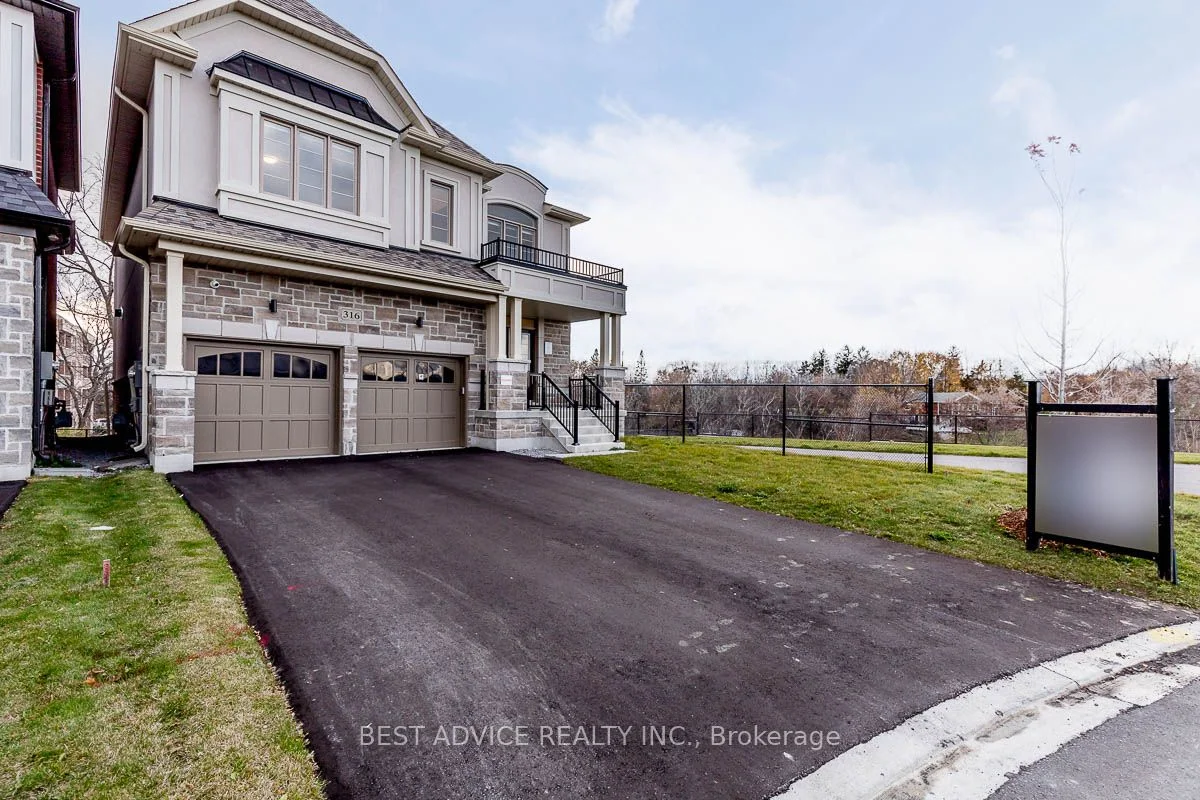 316 Danny Wheeler Boulevard, Georgina, On L4p 0k1