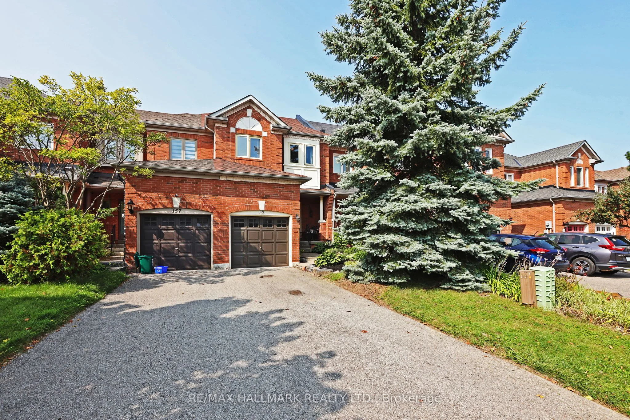 159 Denise Circle, Newmarket, ON L3X 2K1