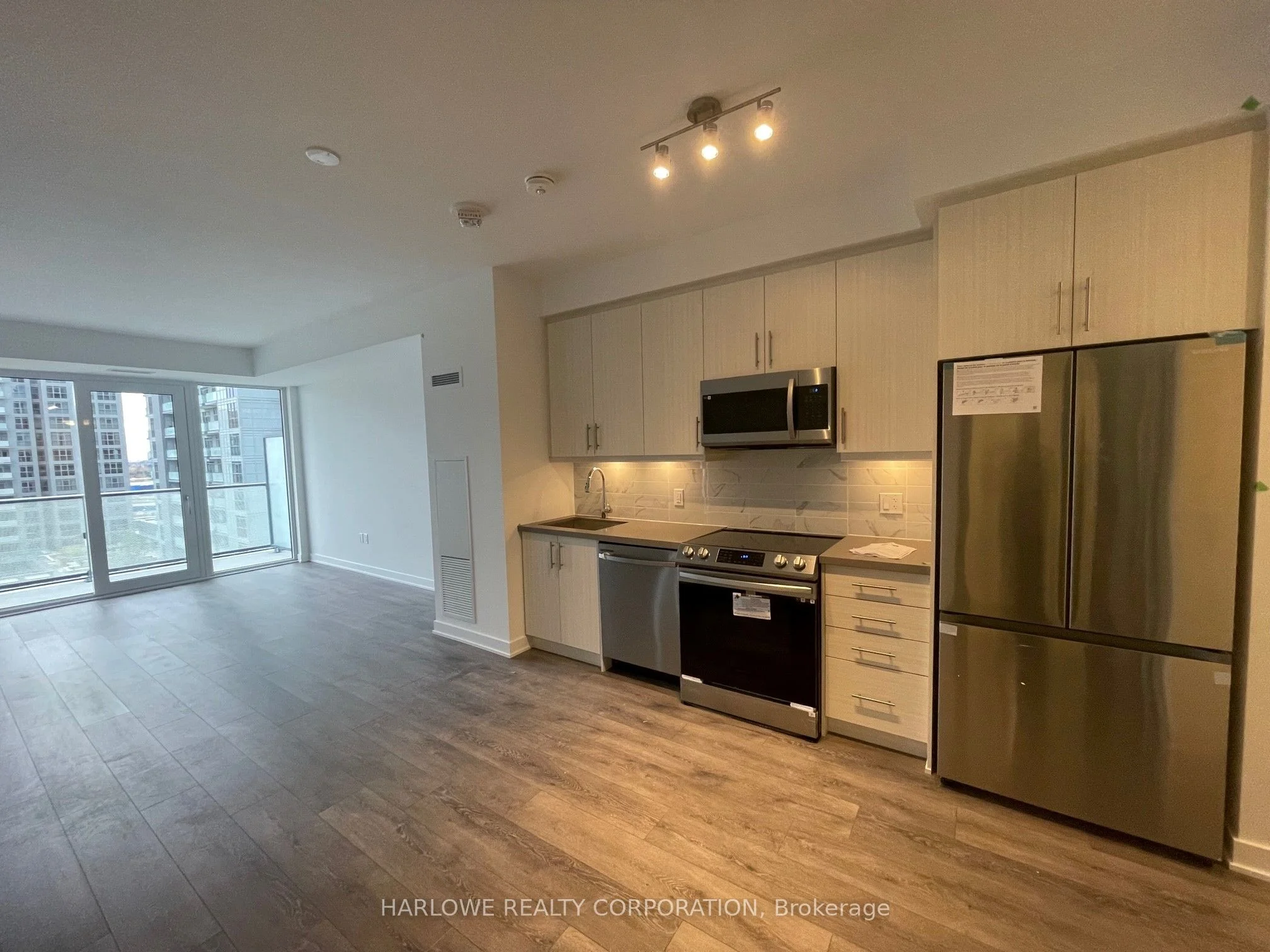 105 Oneida Crescent 808, Richmond Hill, ON L4B 0H6