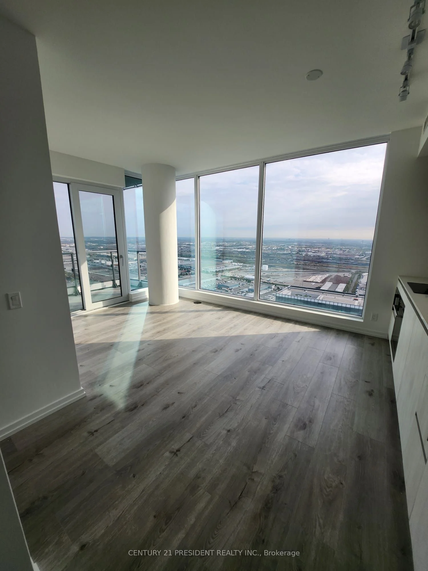 7890 Jane Street 4909, Vaughan, On L4k 0j5