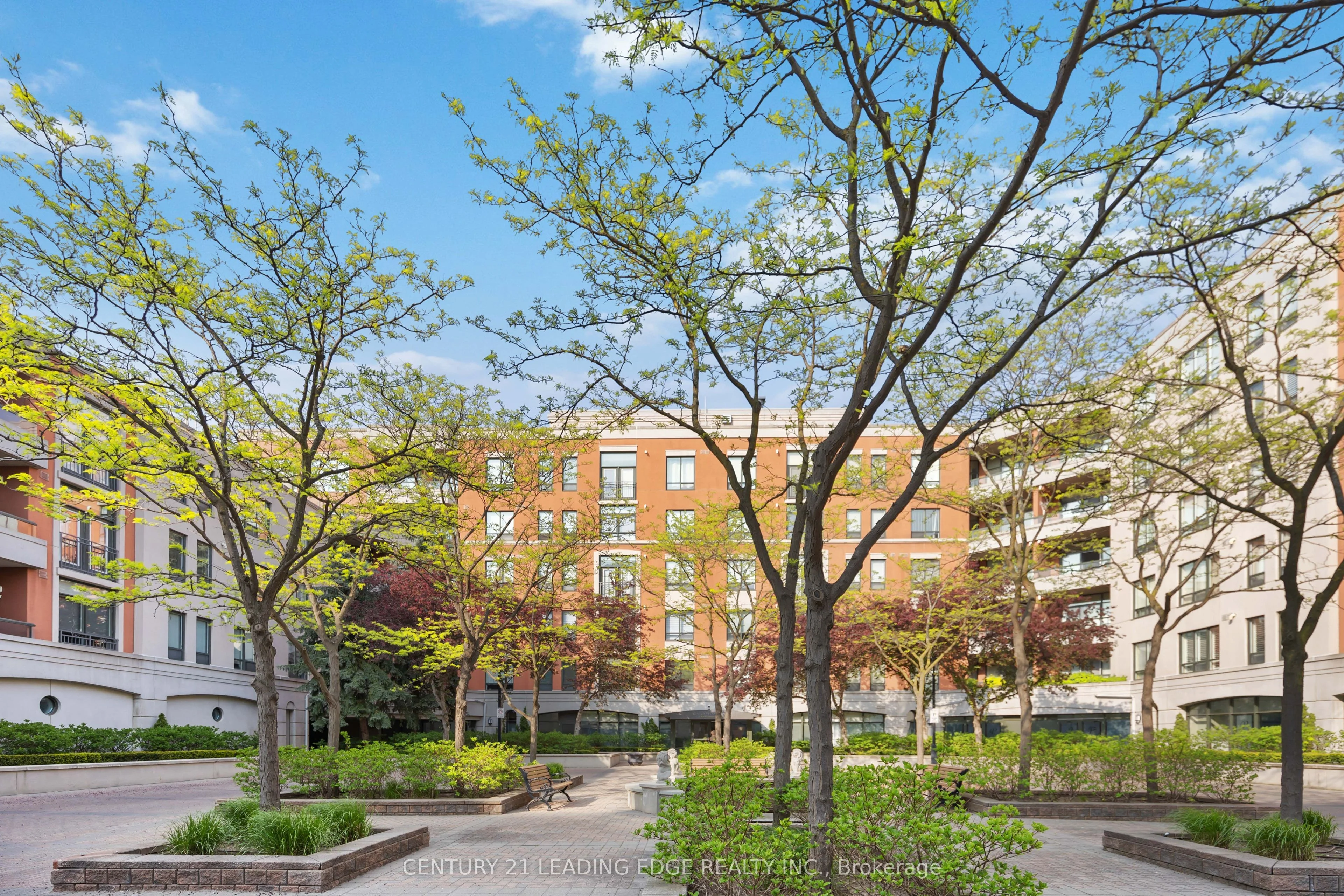 53 Woodbridge Avenue 201, Vaughan, ON L4L 9K9