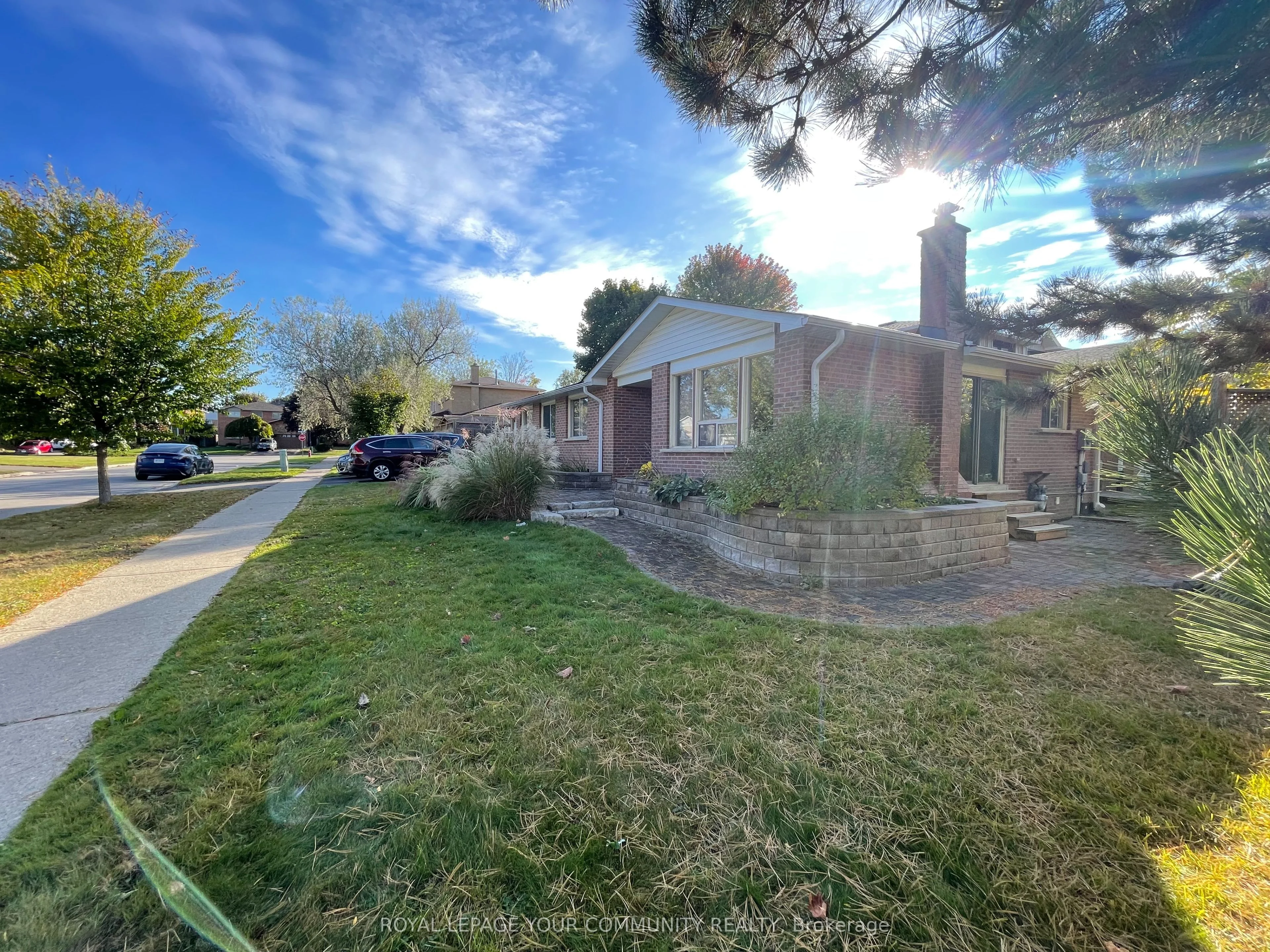 331 Liverpool Road, Newmarket, ON L3Y 6M6