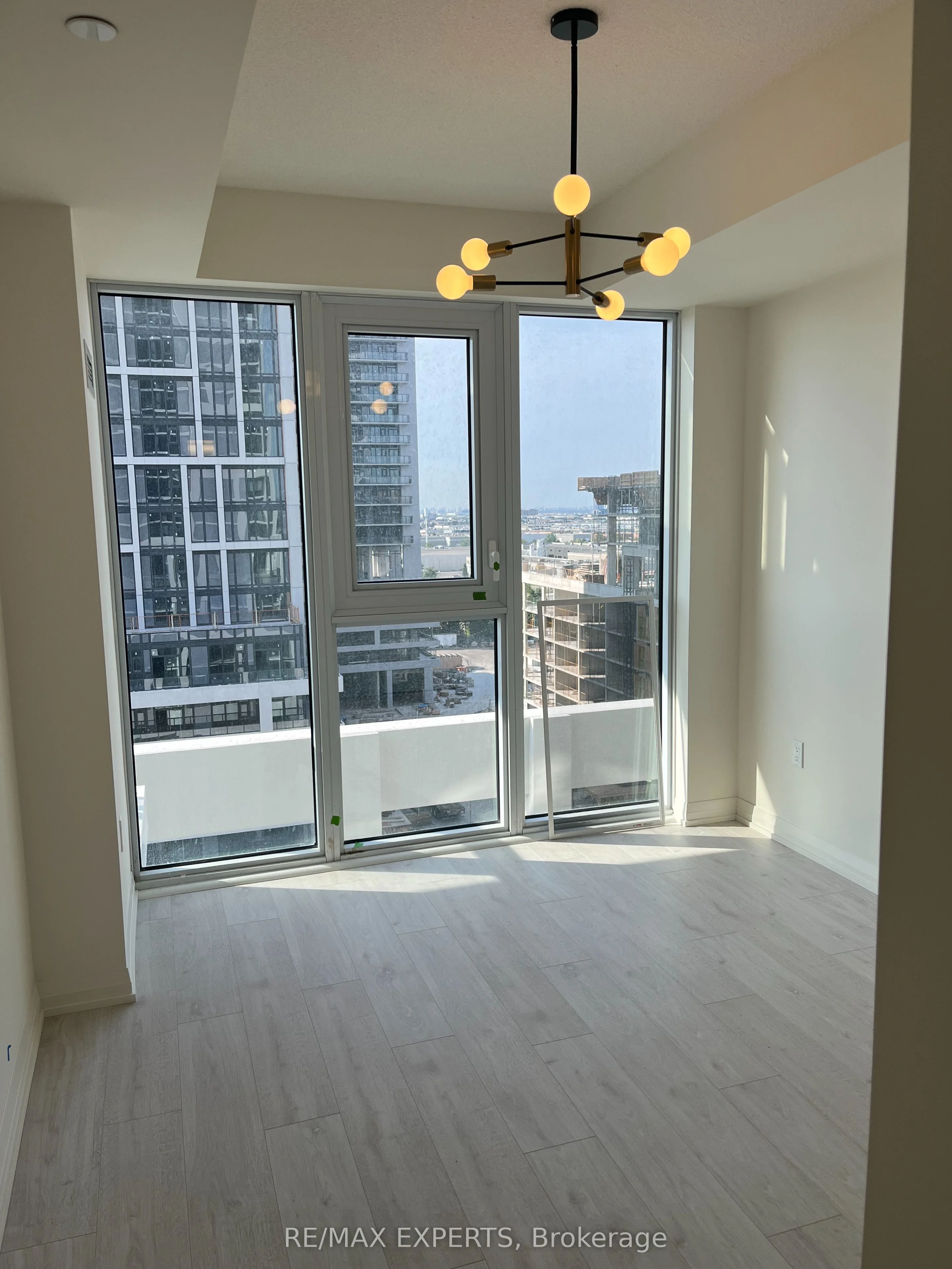 9000 Jane Street 903, Vaughan, ON L4K 0M6