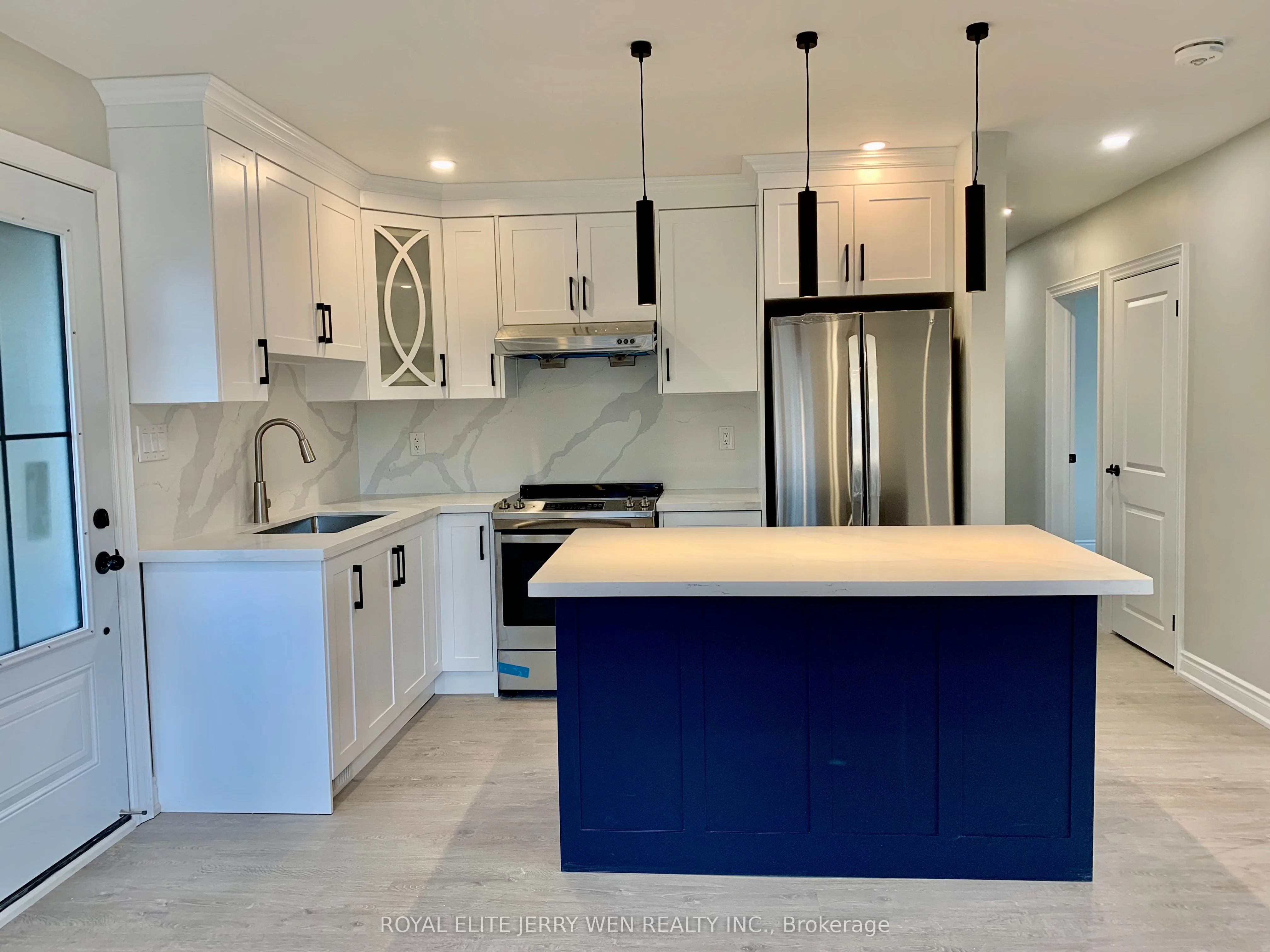 52 Millard Avenue Upper, Newmarket, ON L3Y 1Y8