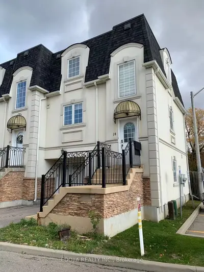 215 16th Avenue 14, Richmond Hill, On L4c 0t8