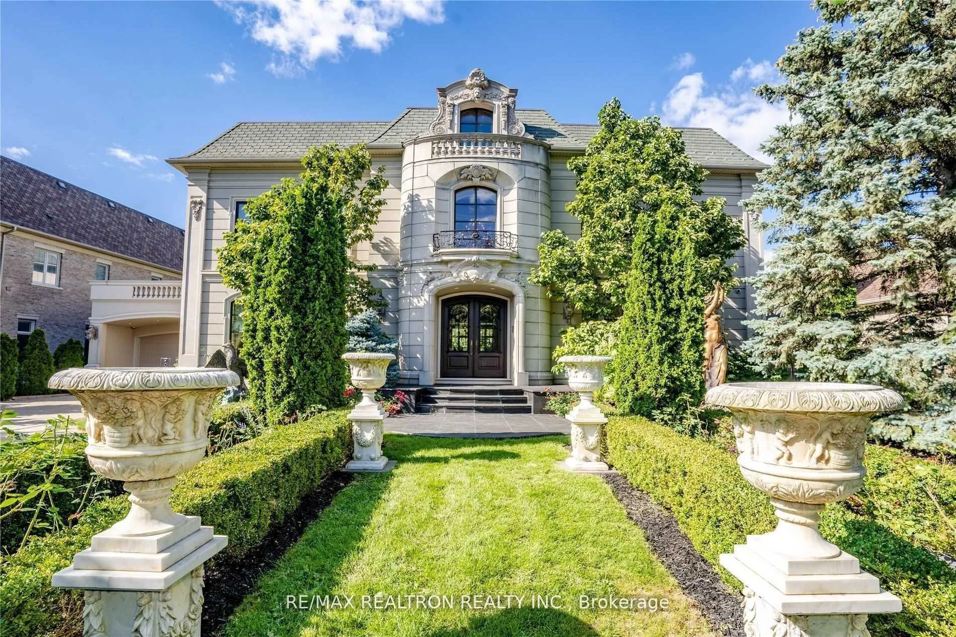 10 Denham Drive, Richmond Hill, On L4c 6j1
