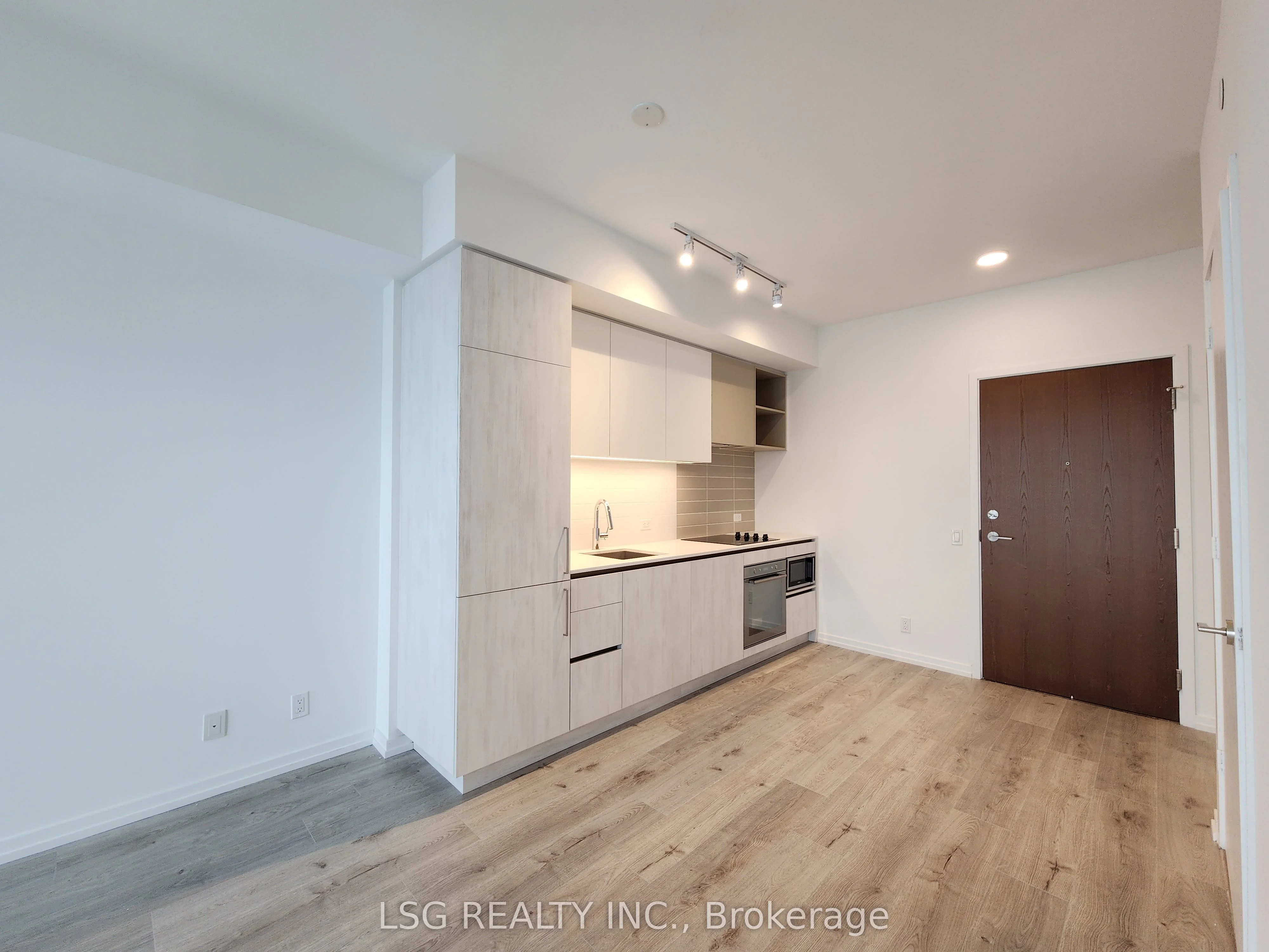 7890 Jane Street 3810, Vaughan, ON L4K 0K9