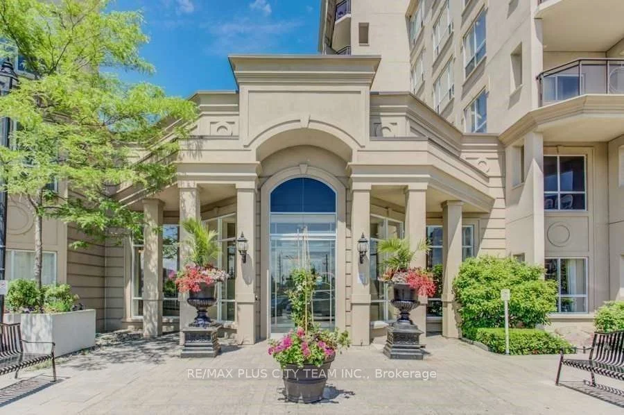 2 Maison Parc Court 818, Vaughan, ON L4J 9K4