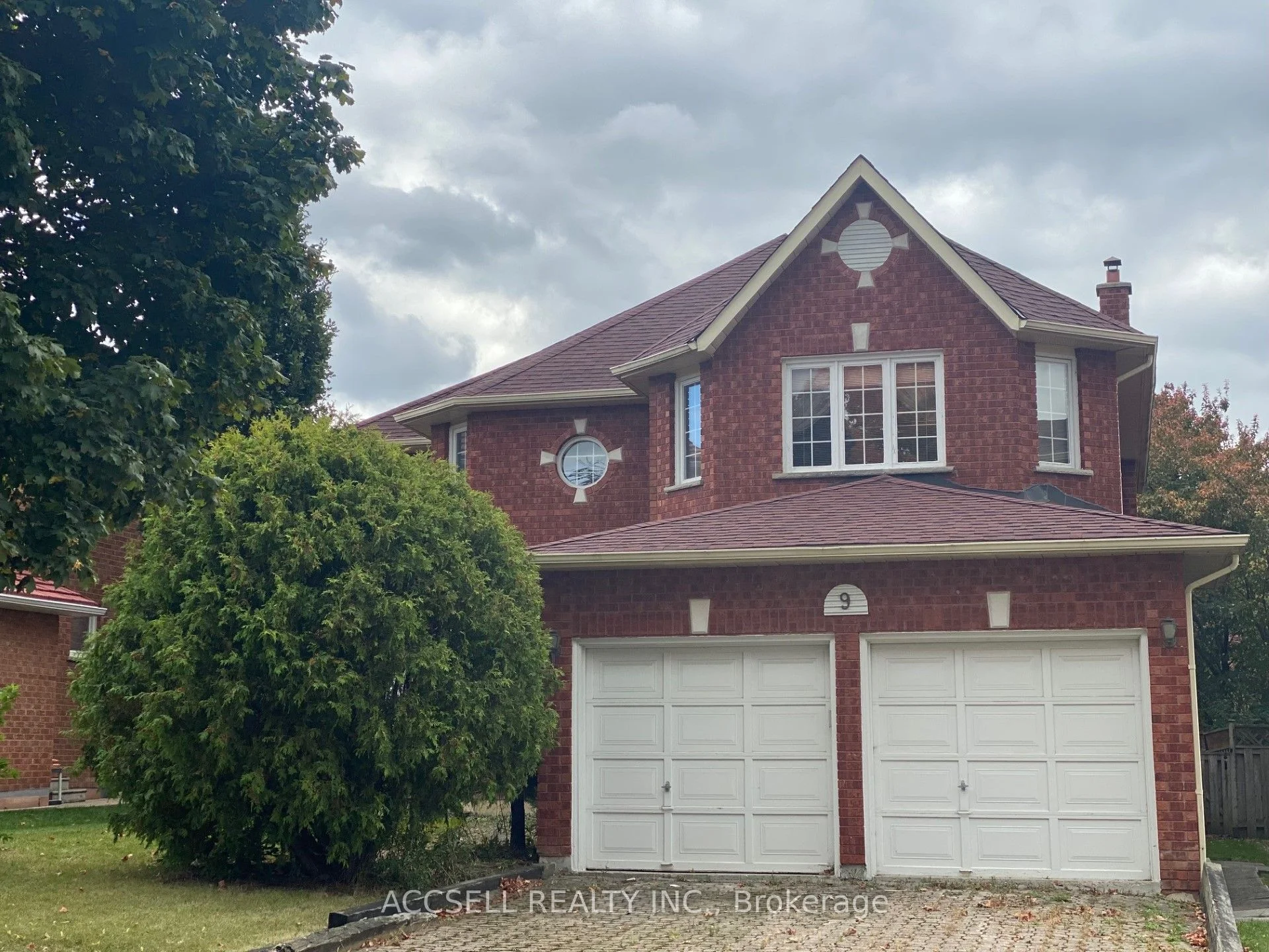 9 Fanshawe Drive, Richmond Hill, ON L4B 1R1