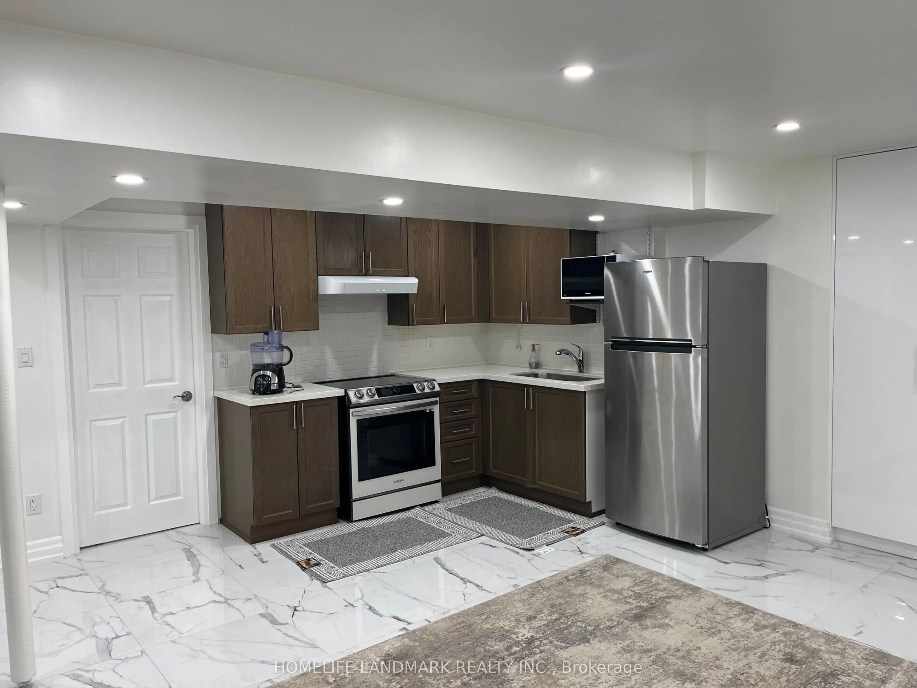 24 Bardawill Avenue N 1, Georgina, On L4p 0b7