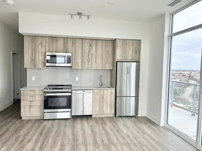 185 Deerfield Road Ph 1510, Newmarket, On L3y 0g7