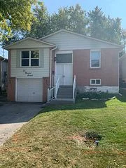216 Currey Crescent, Newmarket, On L3y 5m9