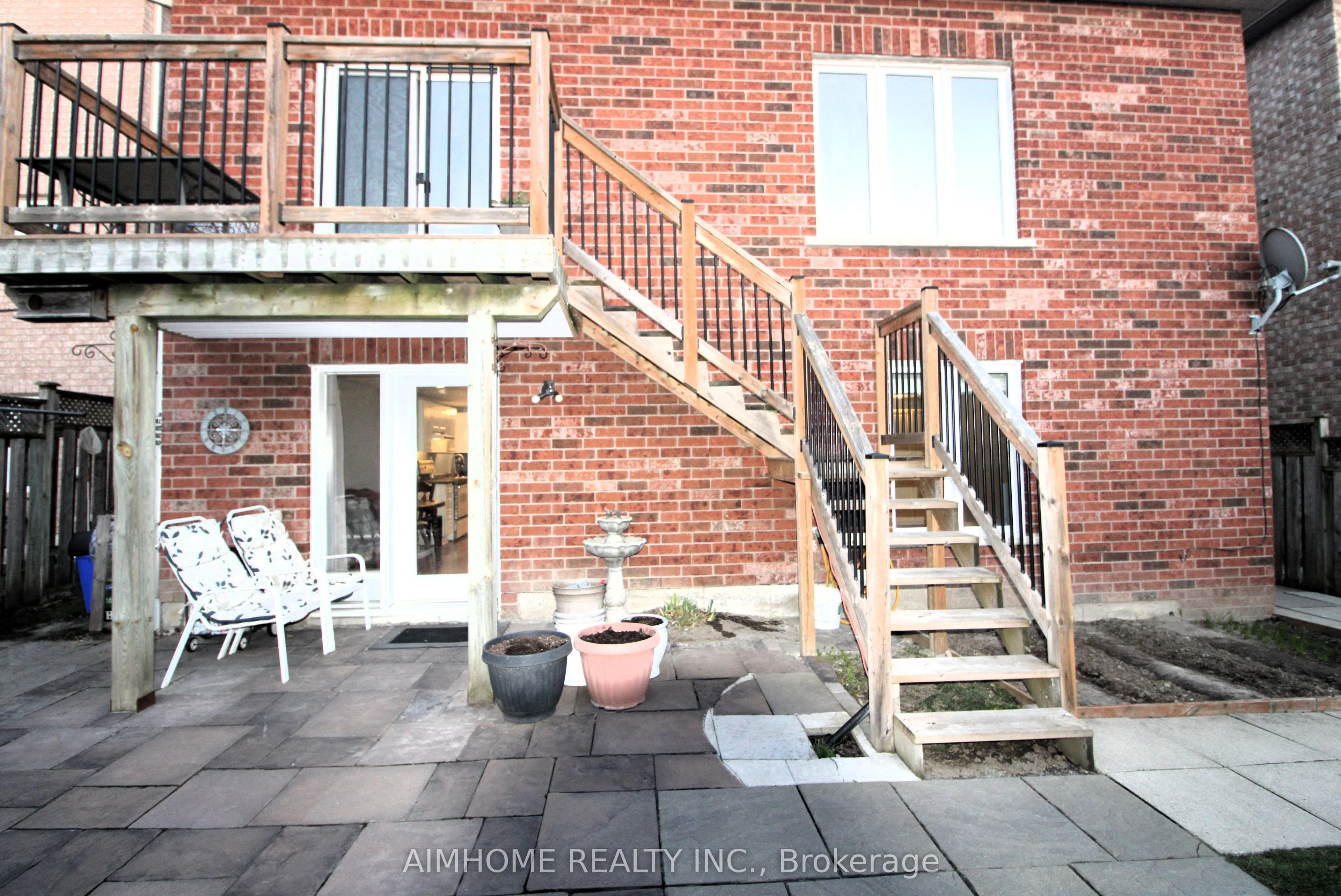 933 Best Circle LOWER, Newmarket, ON L3X 2H8