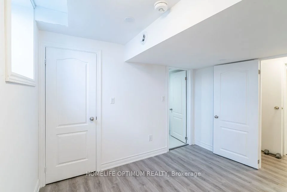 282 Sharon Creek Drive, East Gwillimbury, ON L9N 0P5