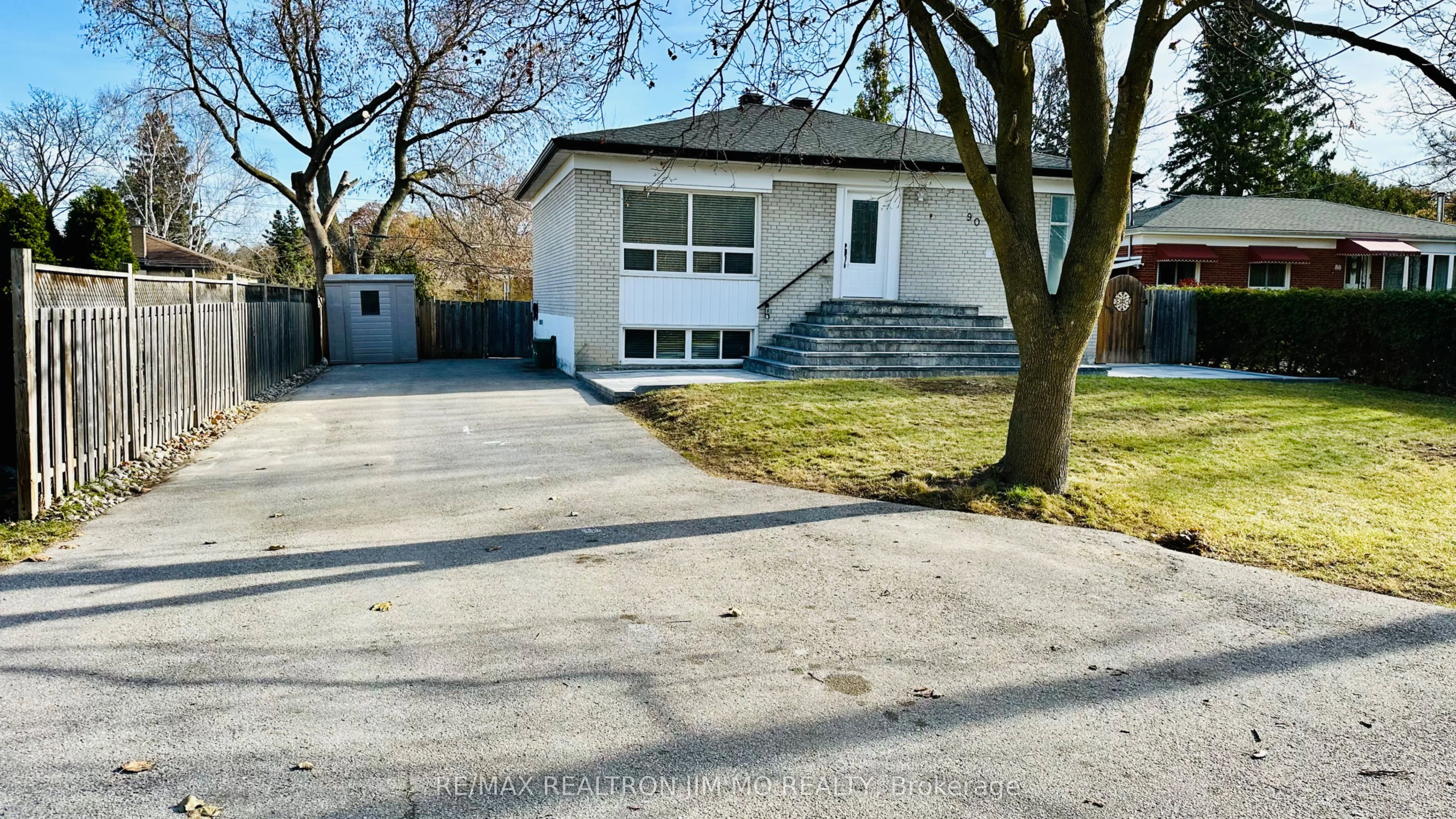90 Boothbay Crescent Upper, Newmarket, ON L3Y 1Y5