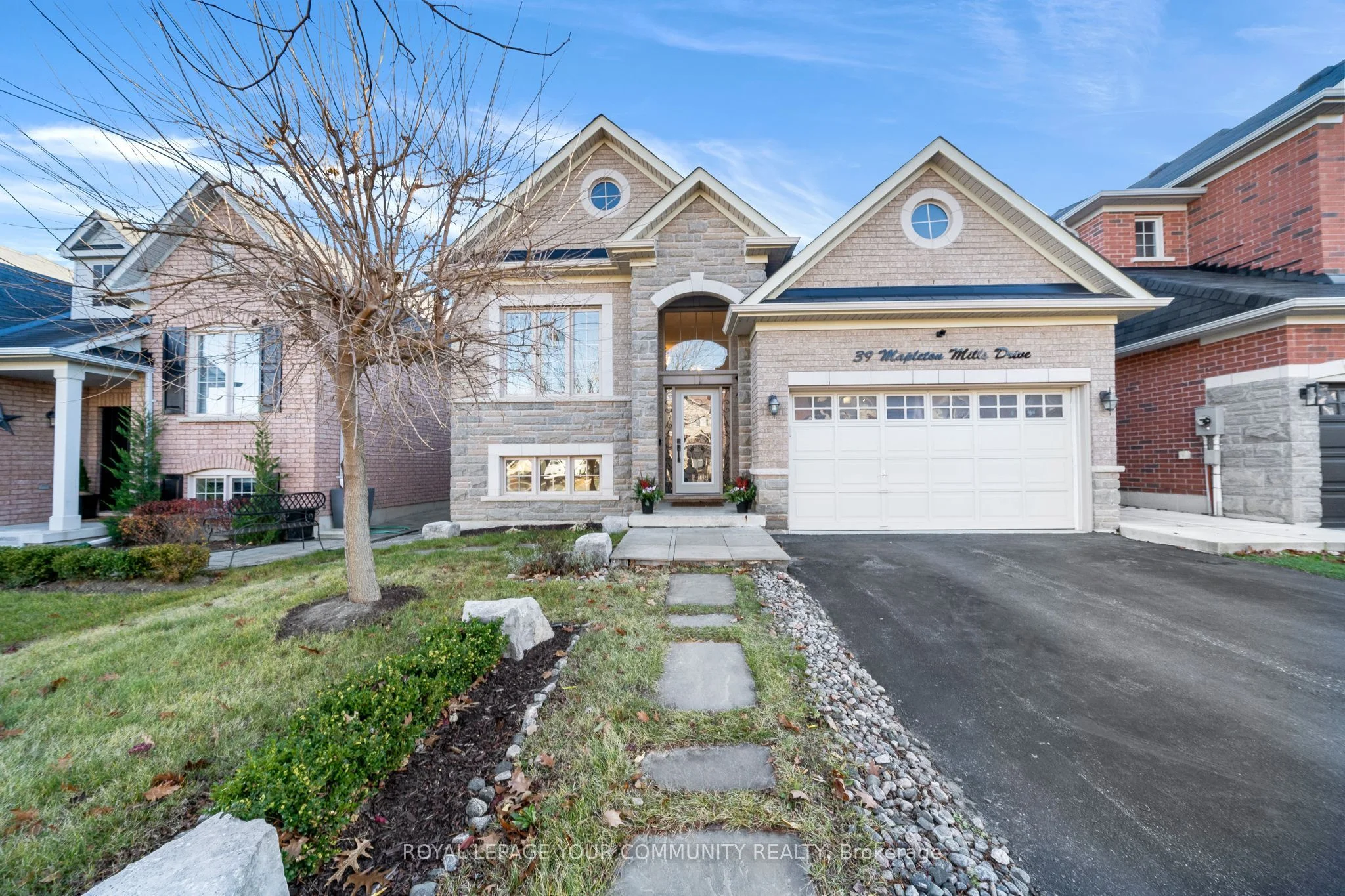 39 Mapleton Mills Drive, King, ON L0G 1T0