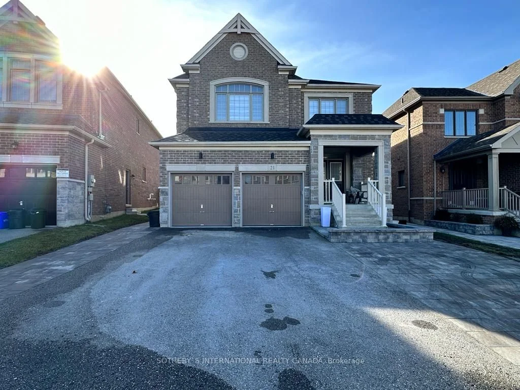 21 Larkfield Crescent, East Gwillimbury, ON L9N 0L6