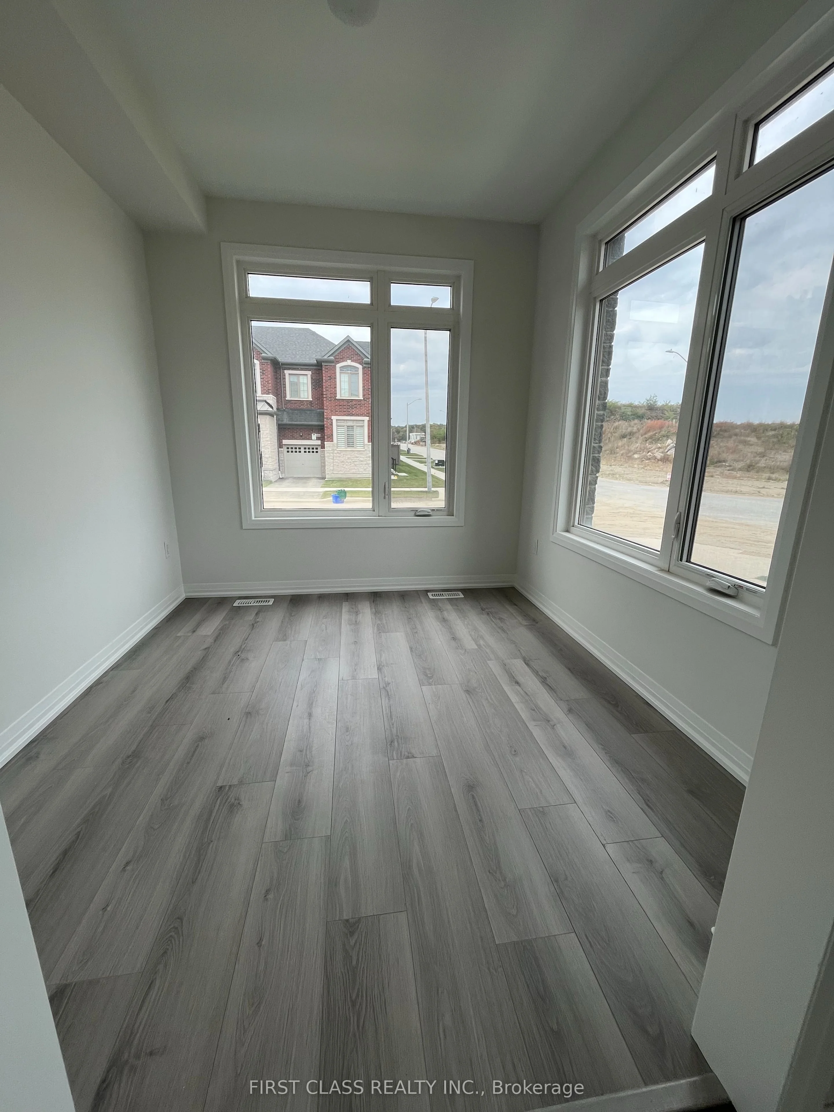 161 Tempel Street, Richmond Hill, On L4e 1j2