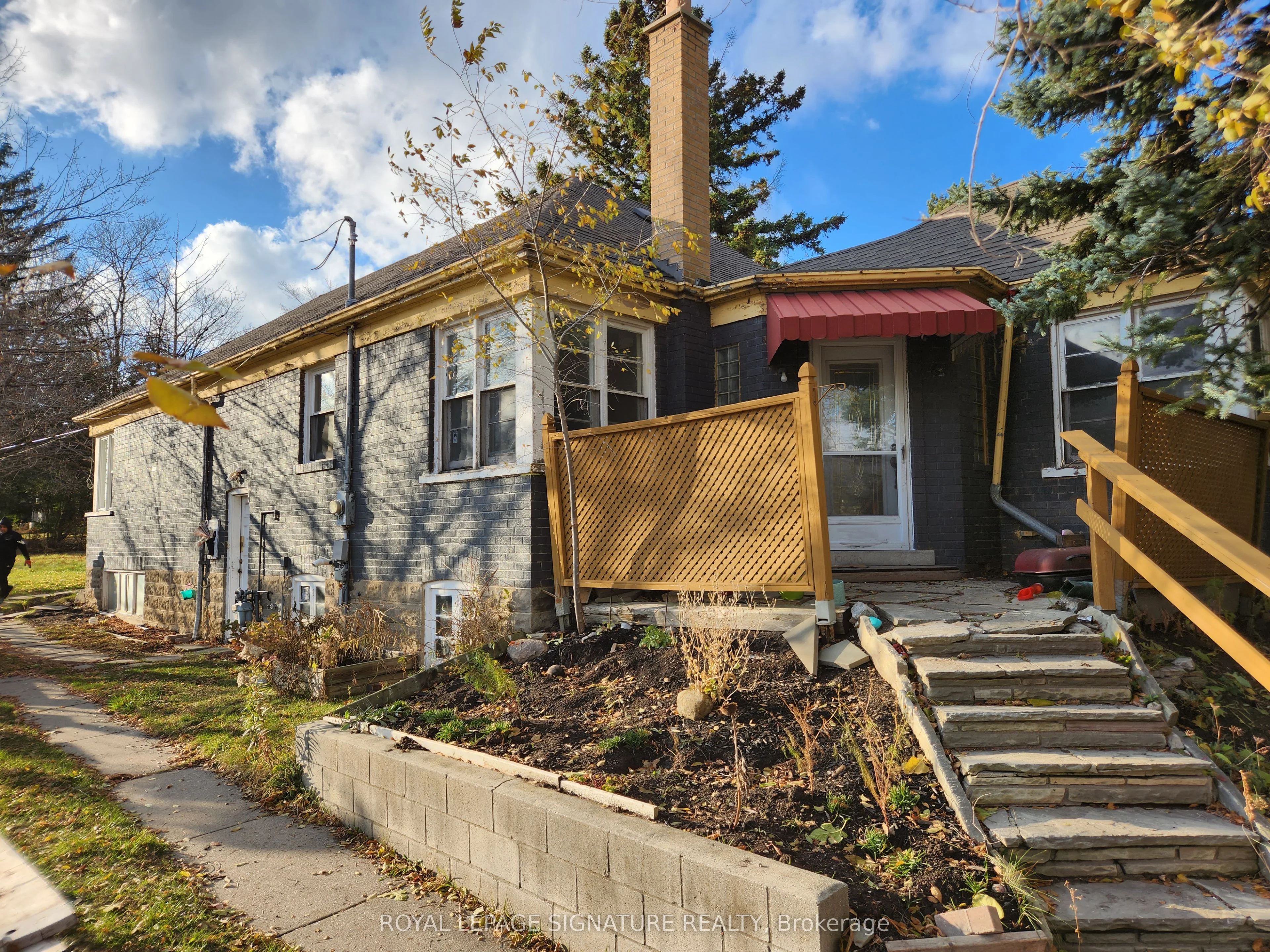 10006 Yonge Street Main Fl, Richmond Hill, ON L4C 1T8