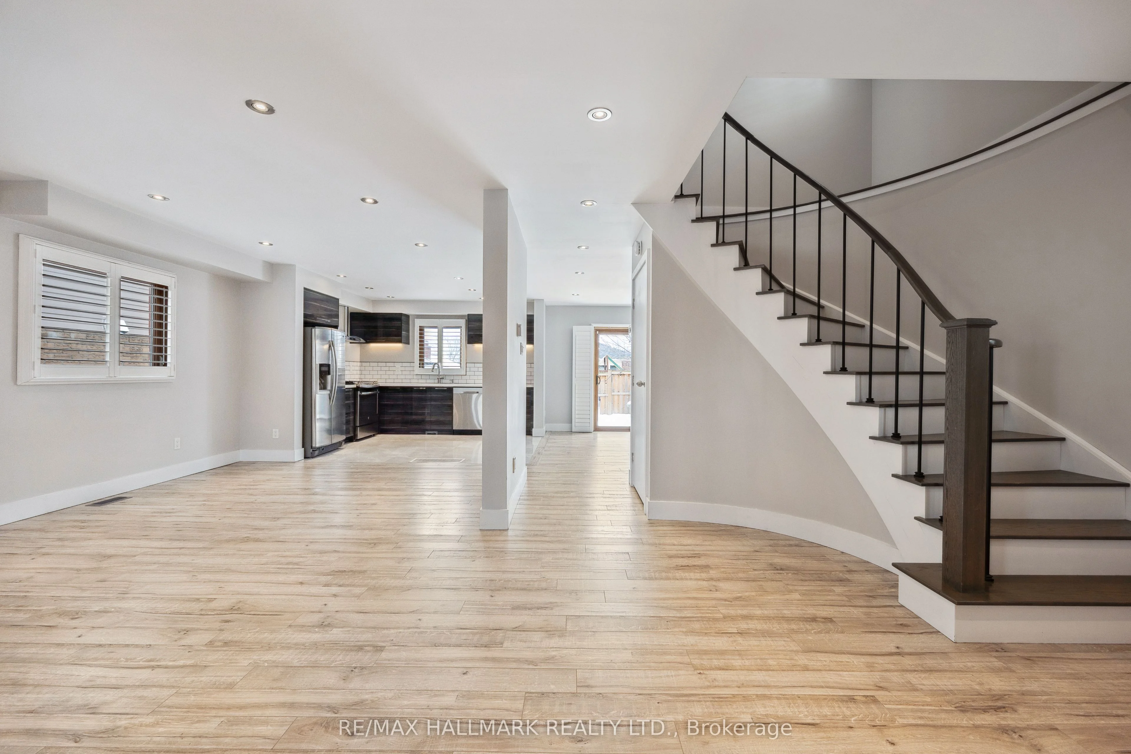 234 Billings Crescent, Newmarket, ON L3Y 7Y7