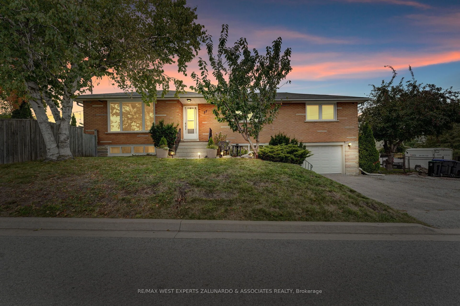 77 Toronto Street B, Bradford West Gwillimbury, ON L3Z 1N7