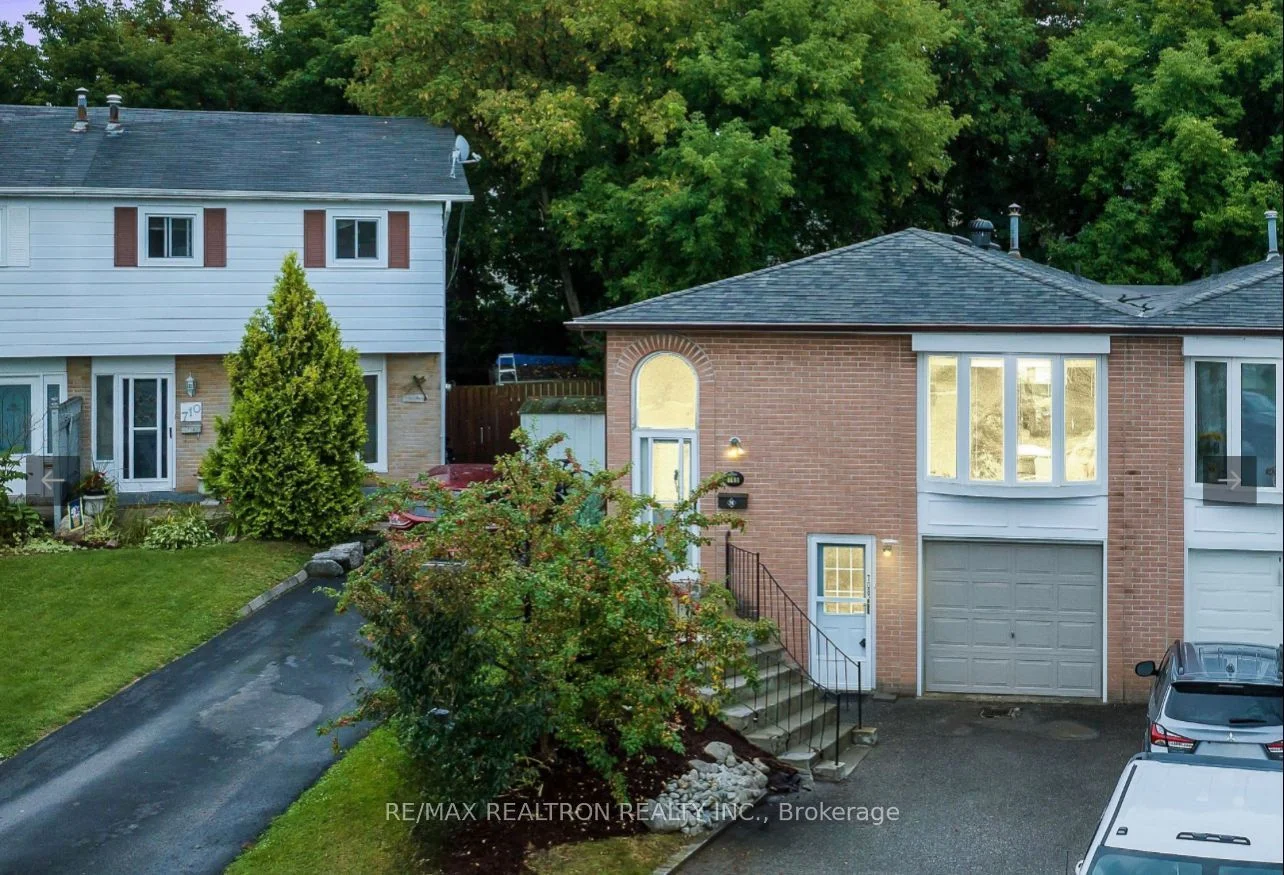 708 Jackson Court, Newmarket, On L3y 5a6