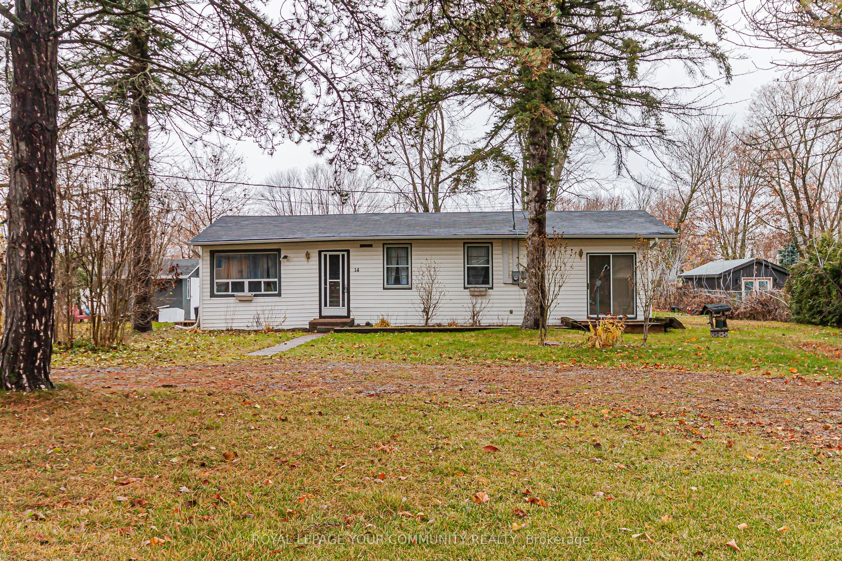 14 Ashwood Avenue, Georgina, ON L0E 1N0