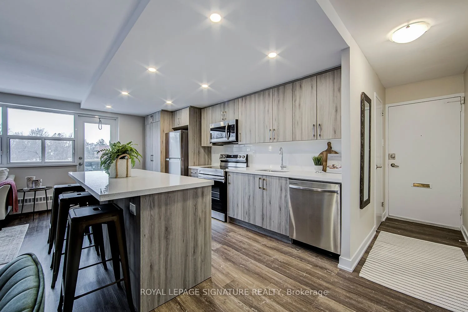 9960 Bayview Avenue 406, Richmond Hill, On L4c 2l2