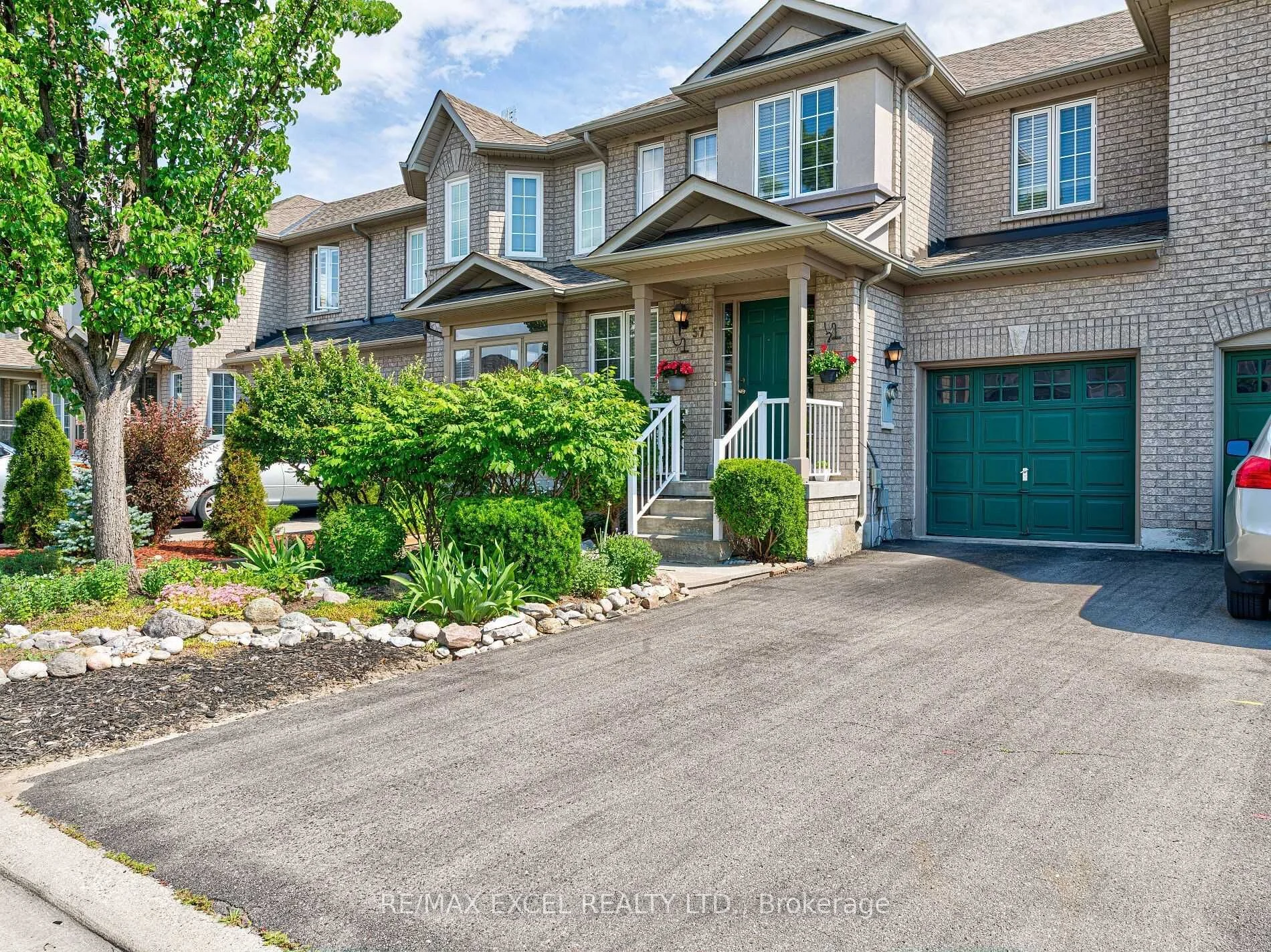 57 Grasslands Avenue, Richmond Hill, ON L4B 4K9