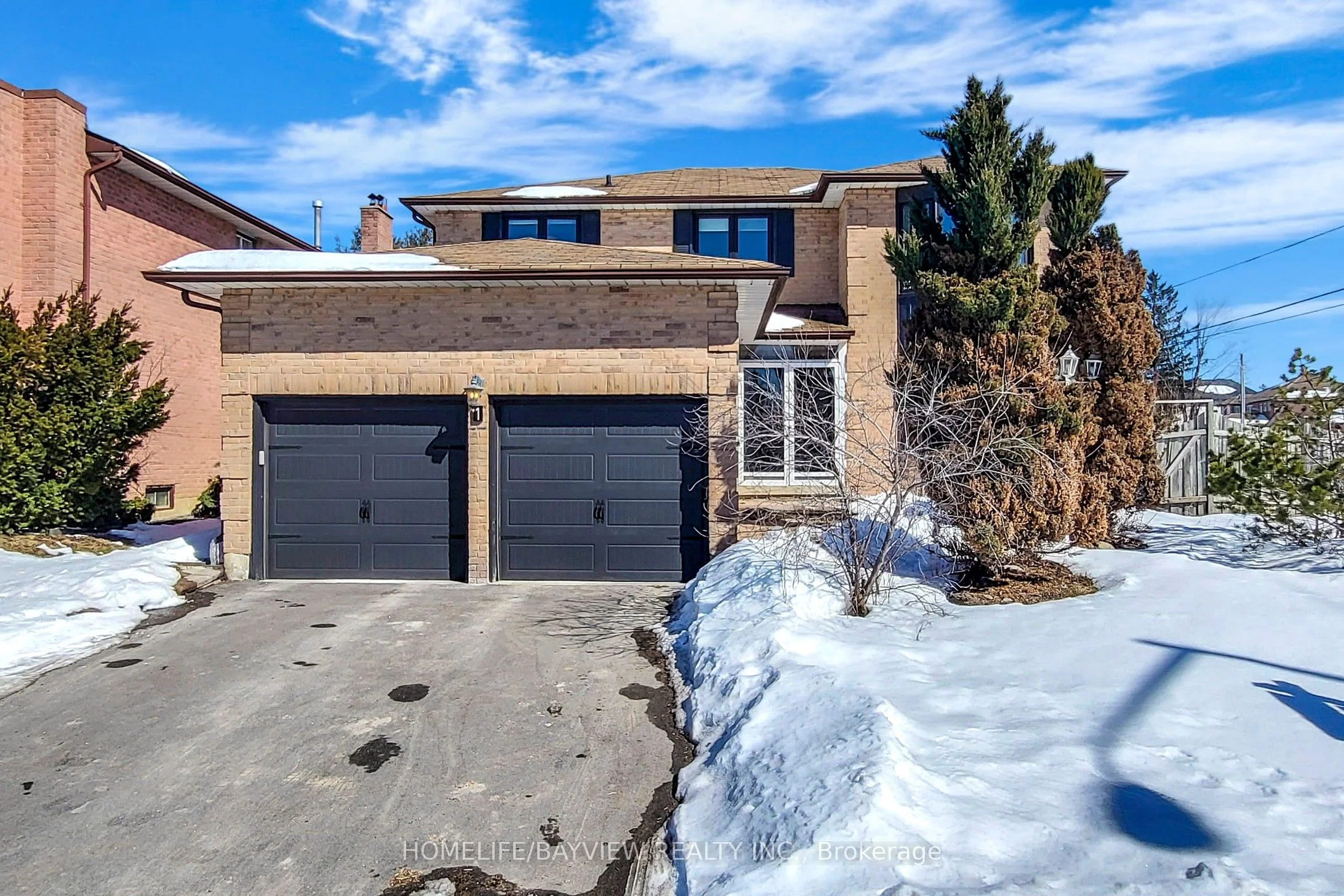 1 Larratt Lane, Richmond Hill, ON L4C 9H9