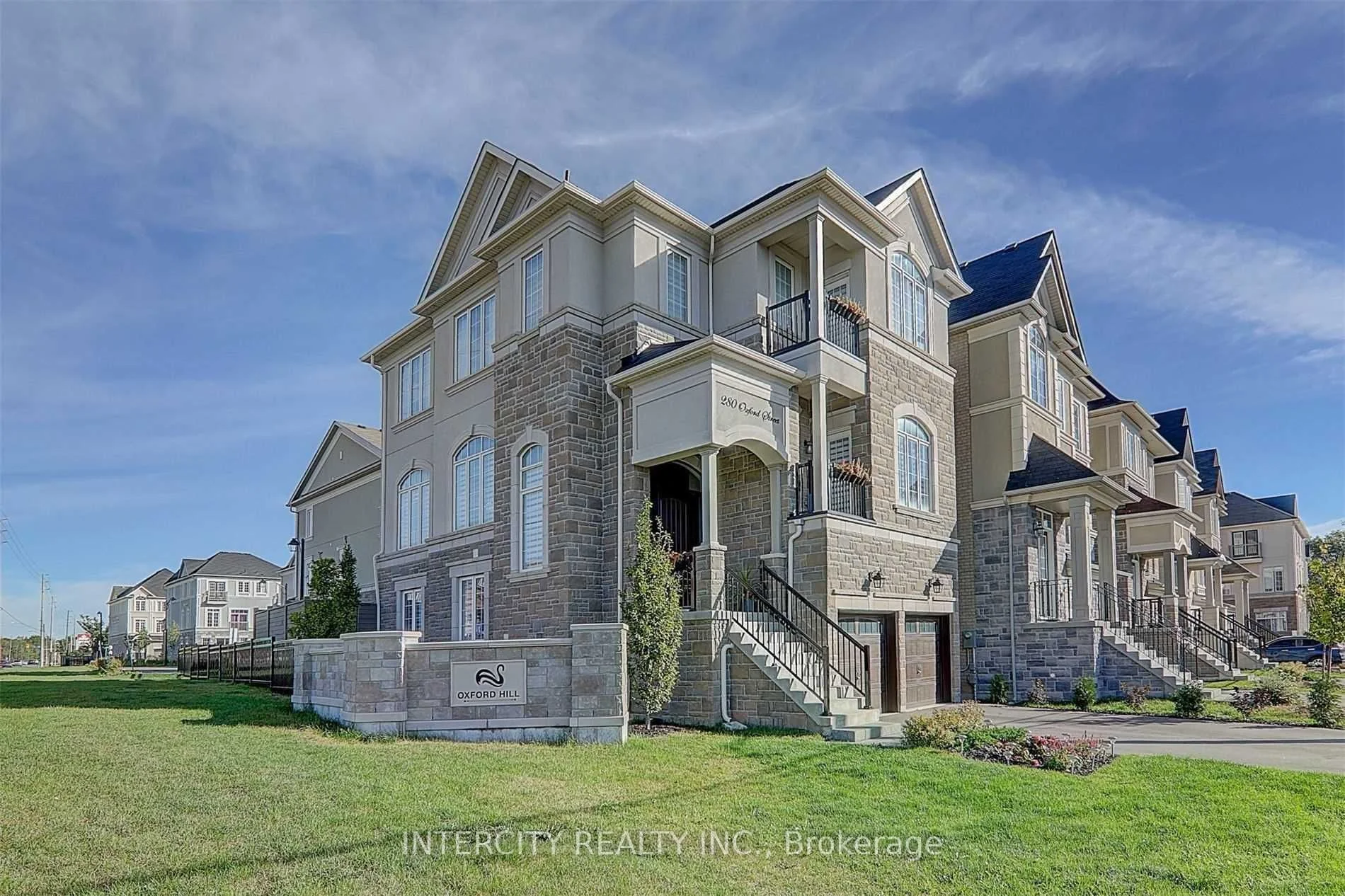280 Oxford Street, Richmond Hill, ON L4C 7V8