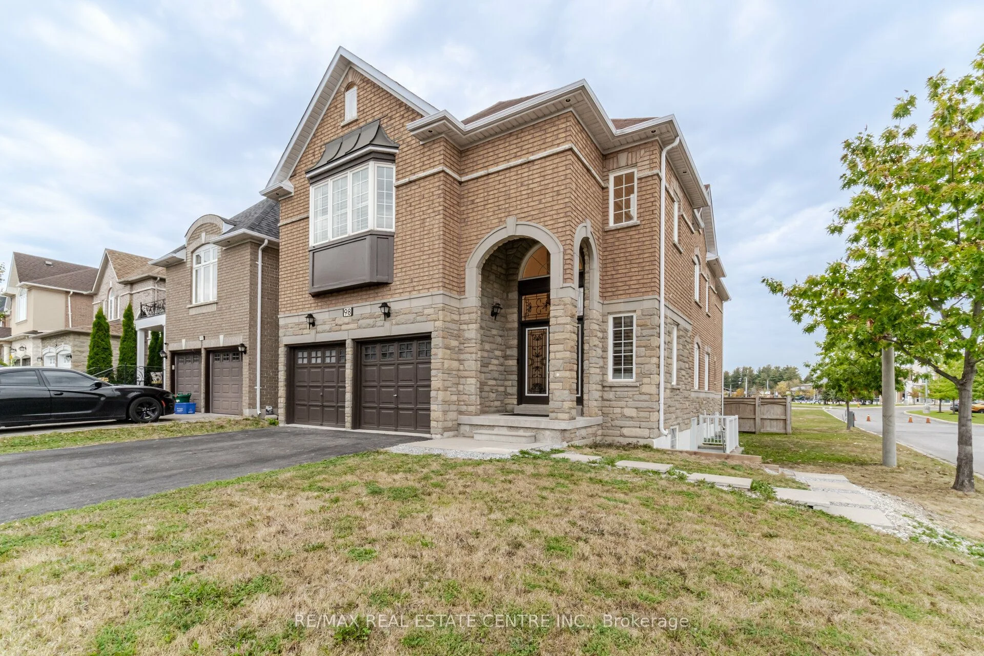 98 Ner Israel Bsmt Drive, Vaughan, ON L4J 9L1