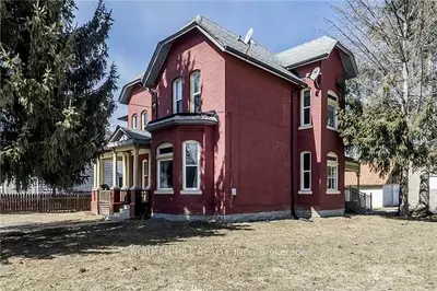 96 Wellington Street E 4, New Tecumseth, On L9r 1g7