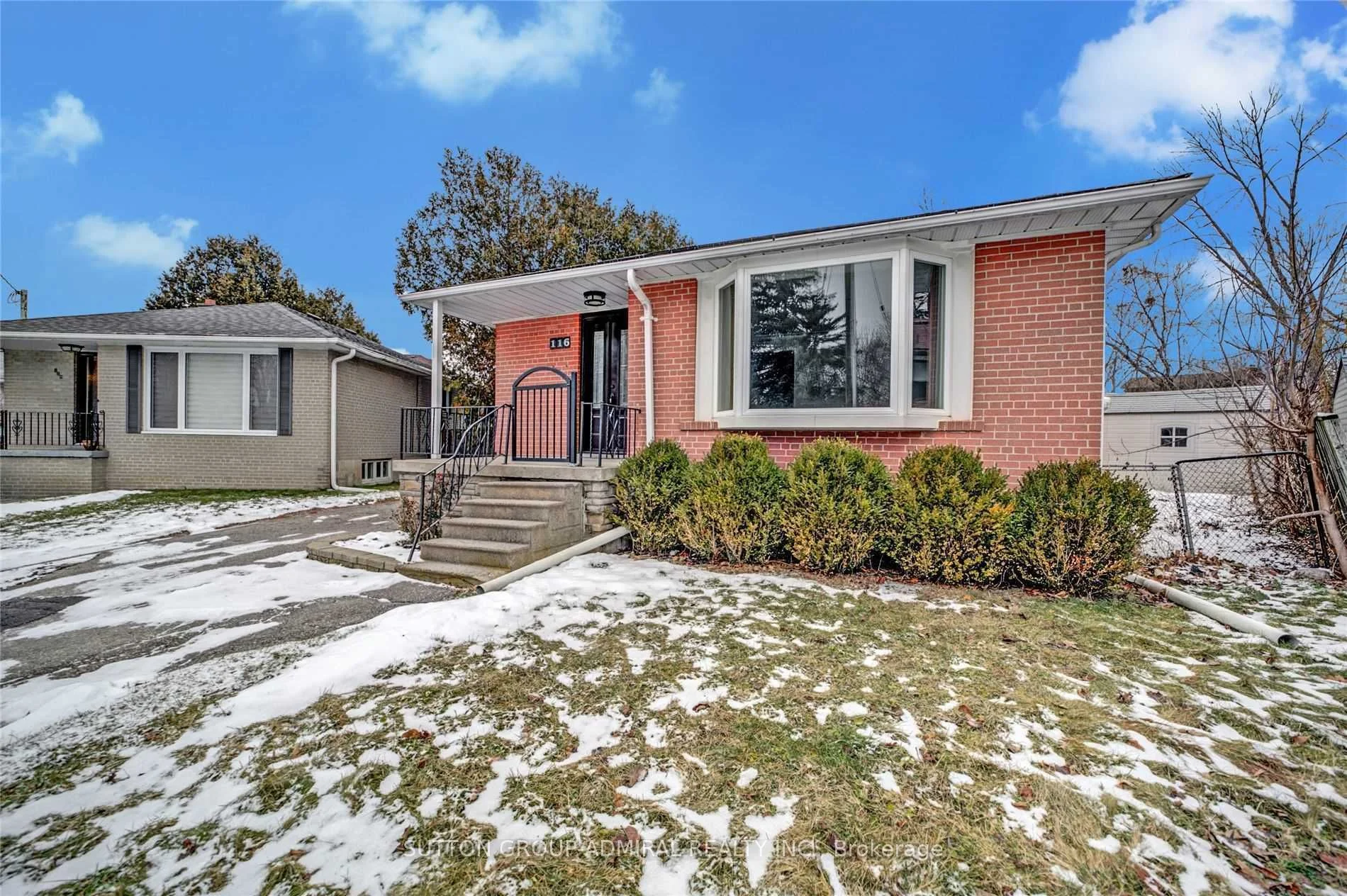 116 Cherrywood Drive, Newmarket, ON L3Y 2X7