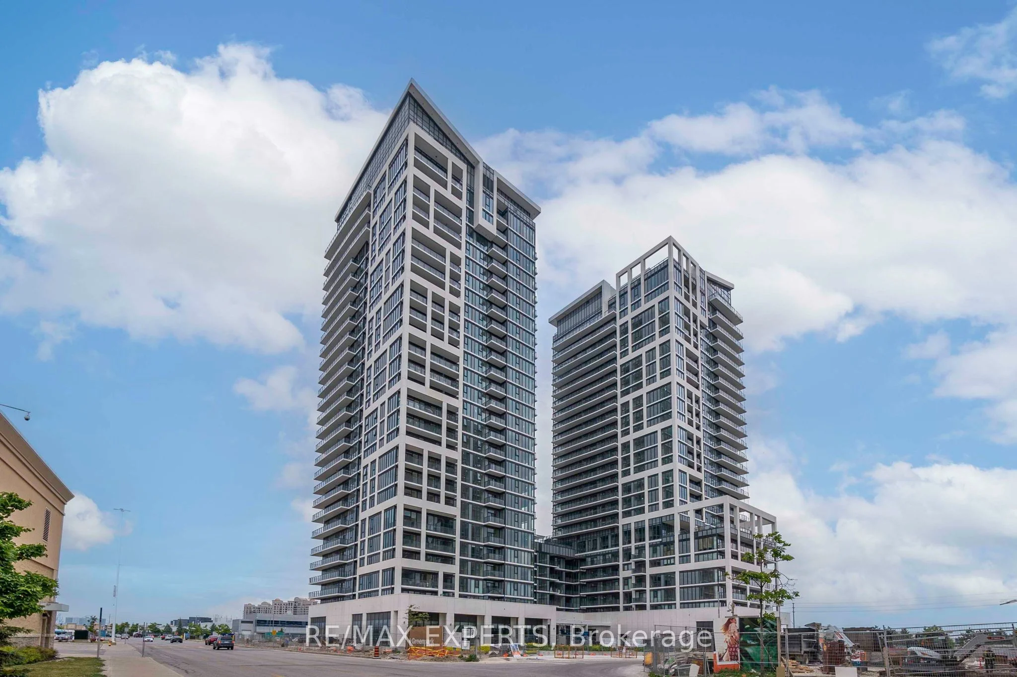 9000 Jane Street 1725, Vaughan, ON L4K 0M6