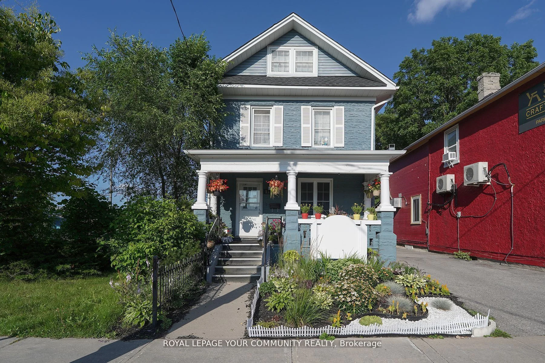 11/13 Main St, Newmarket, On, L3y 3y1