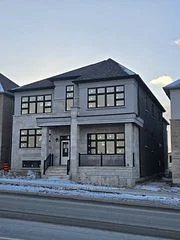 33 Rowe Street, Bradford West Gwillimbury, ON L3Z 4M9