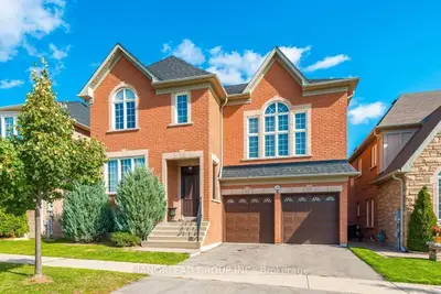 Detached in Richmond Hill