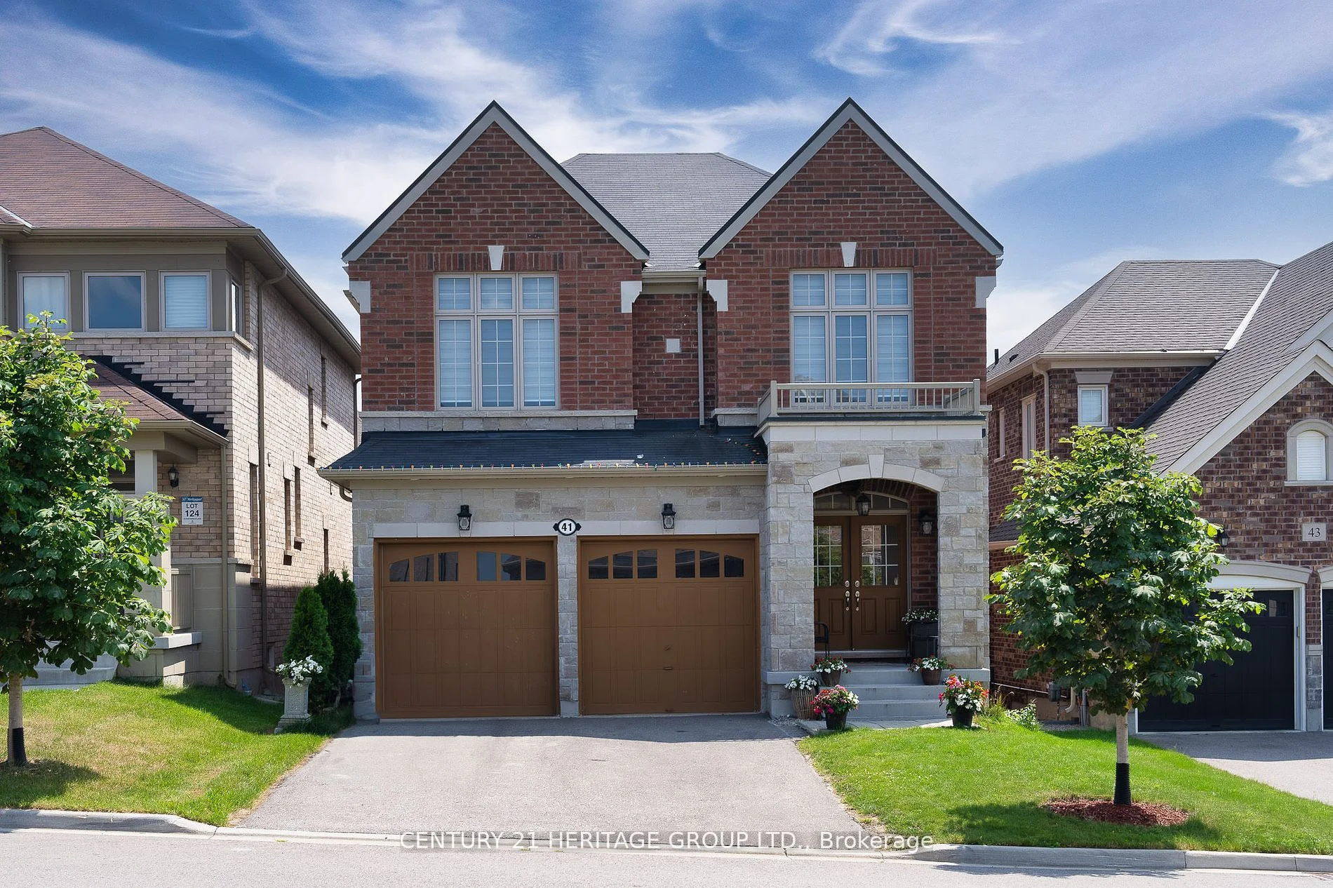 41 Whitebirch Lane, East Gwillimbury, ON L0G 1V0