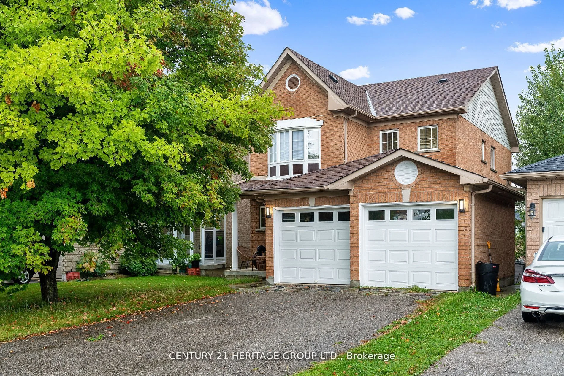 825 Stonehaven Avenue, Newmarket, ON L3X 2K3