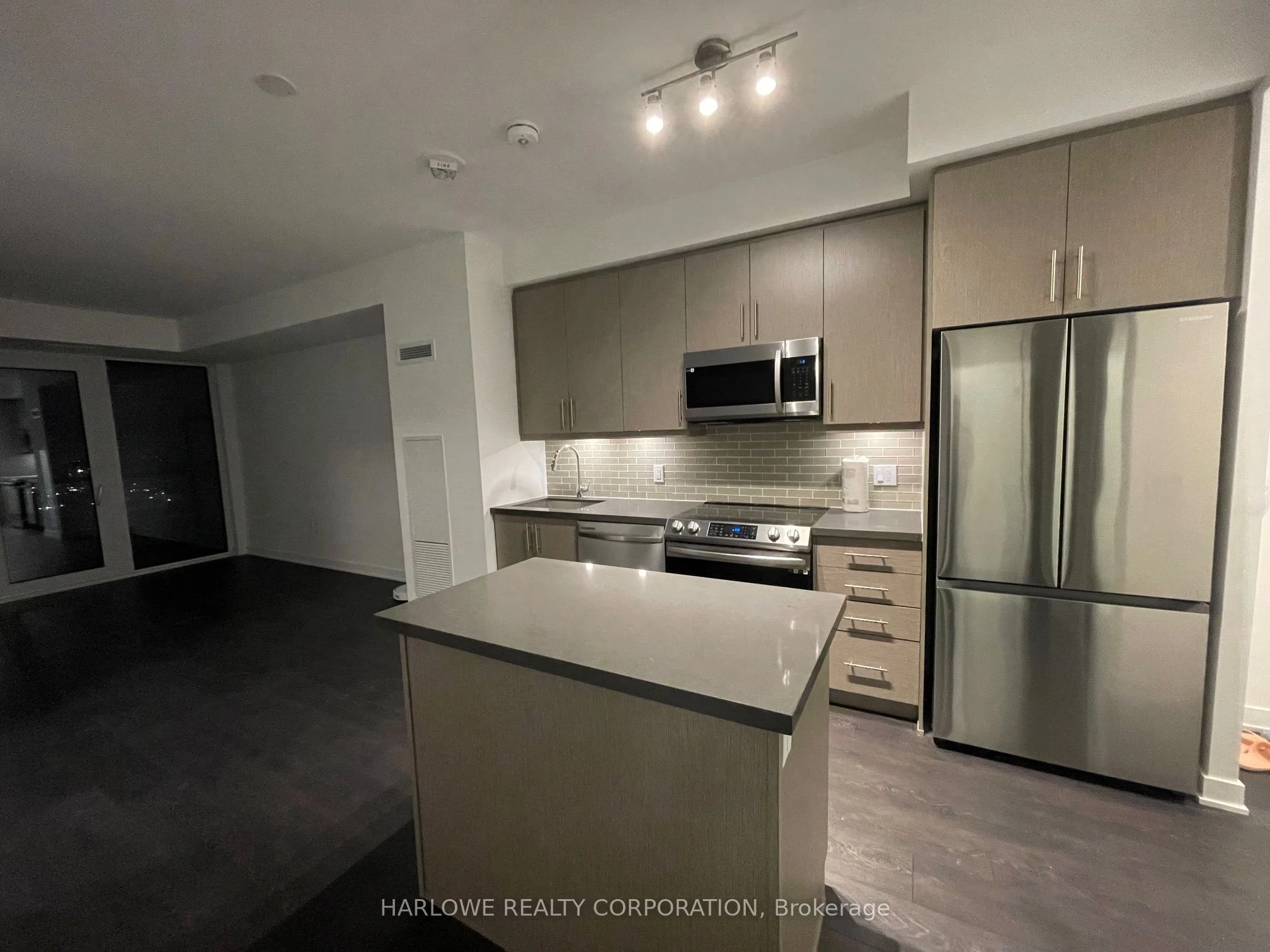 105 Oneida Crescent LPH08, Richmond Hill, ON L4B 0H6