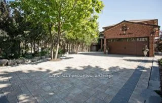 1 Mackay Drive, Richmond Hill, ON L4C 6N9