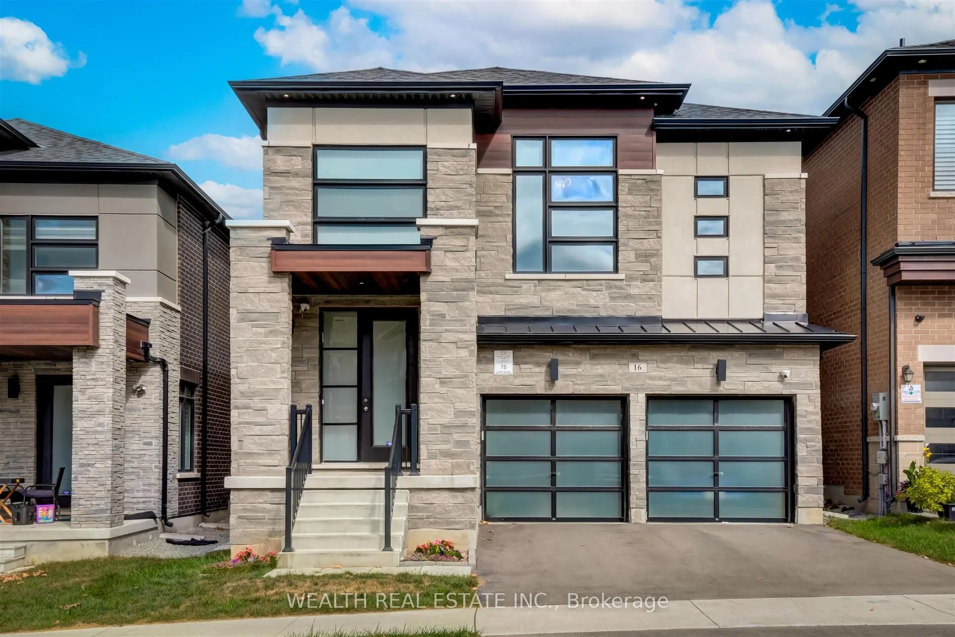 16 Markview Road, Whitchurch-Stouffville, ON L4A 4W1