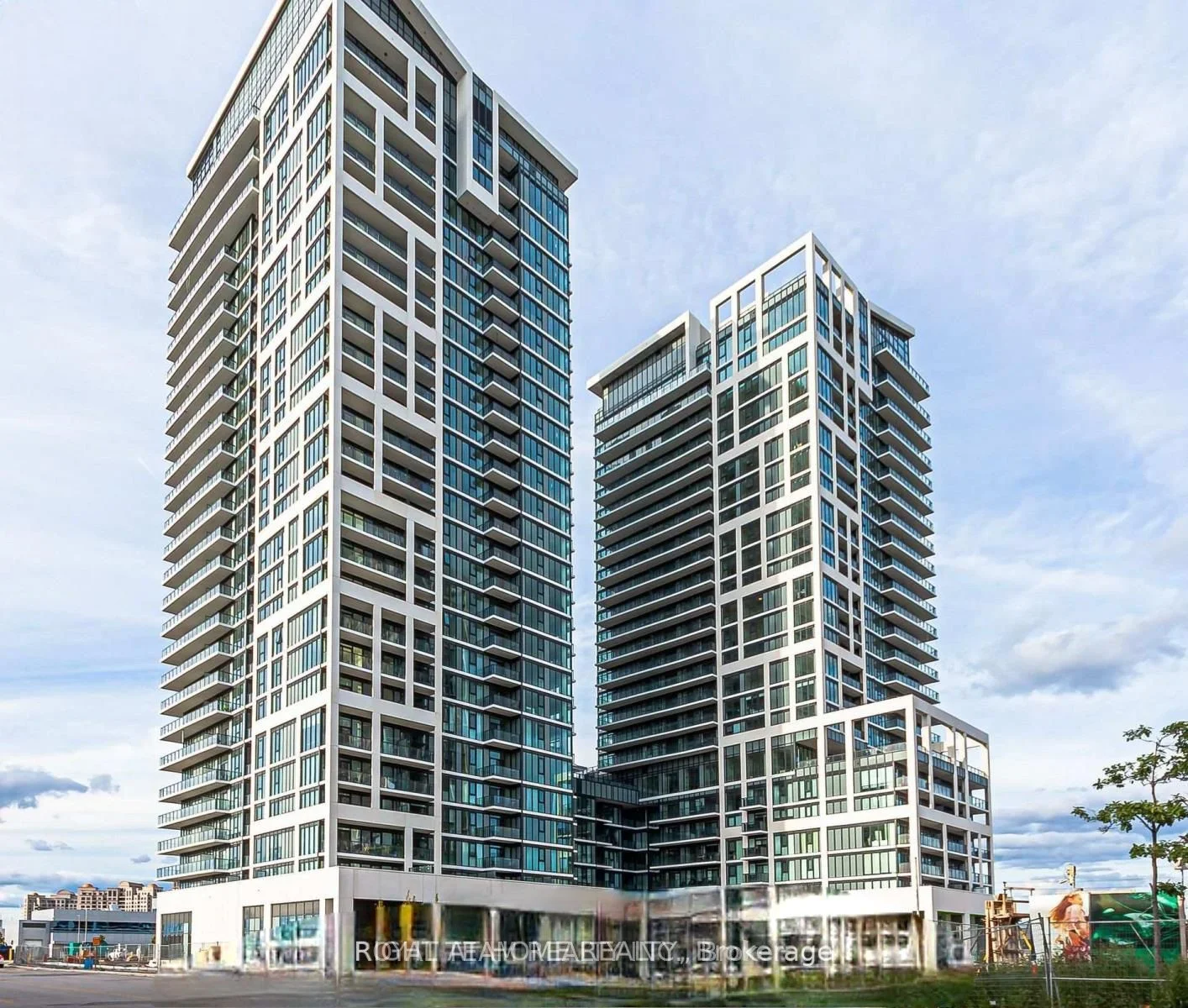9000 JANE Street PH-210, Vaughan, ON L4K 0M6